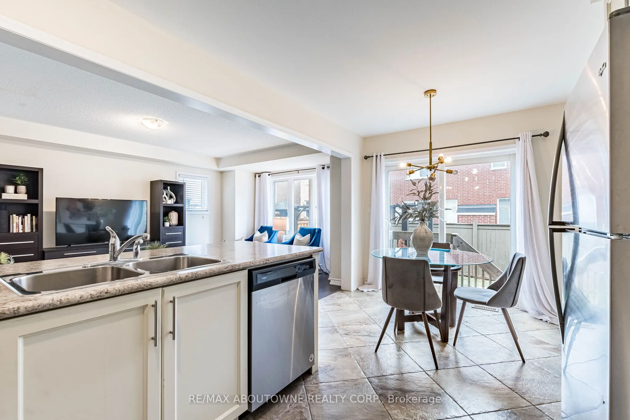 1239 Mulroney Heights