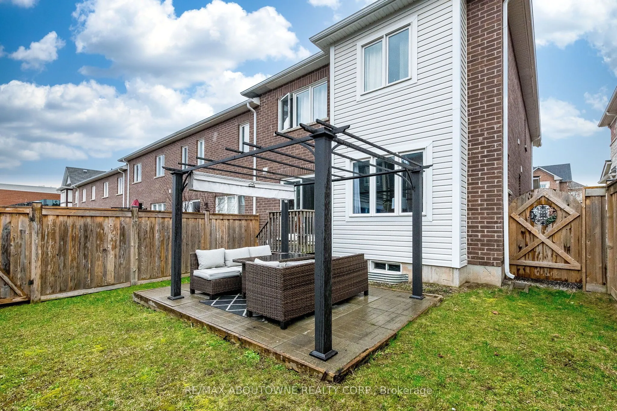 1239 Mulroney Heights