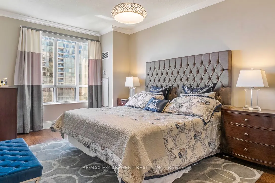 35 Kingsbridge Garden Circle #2706