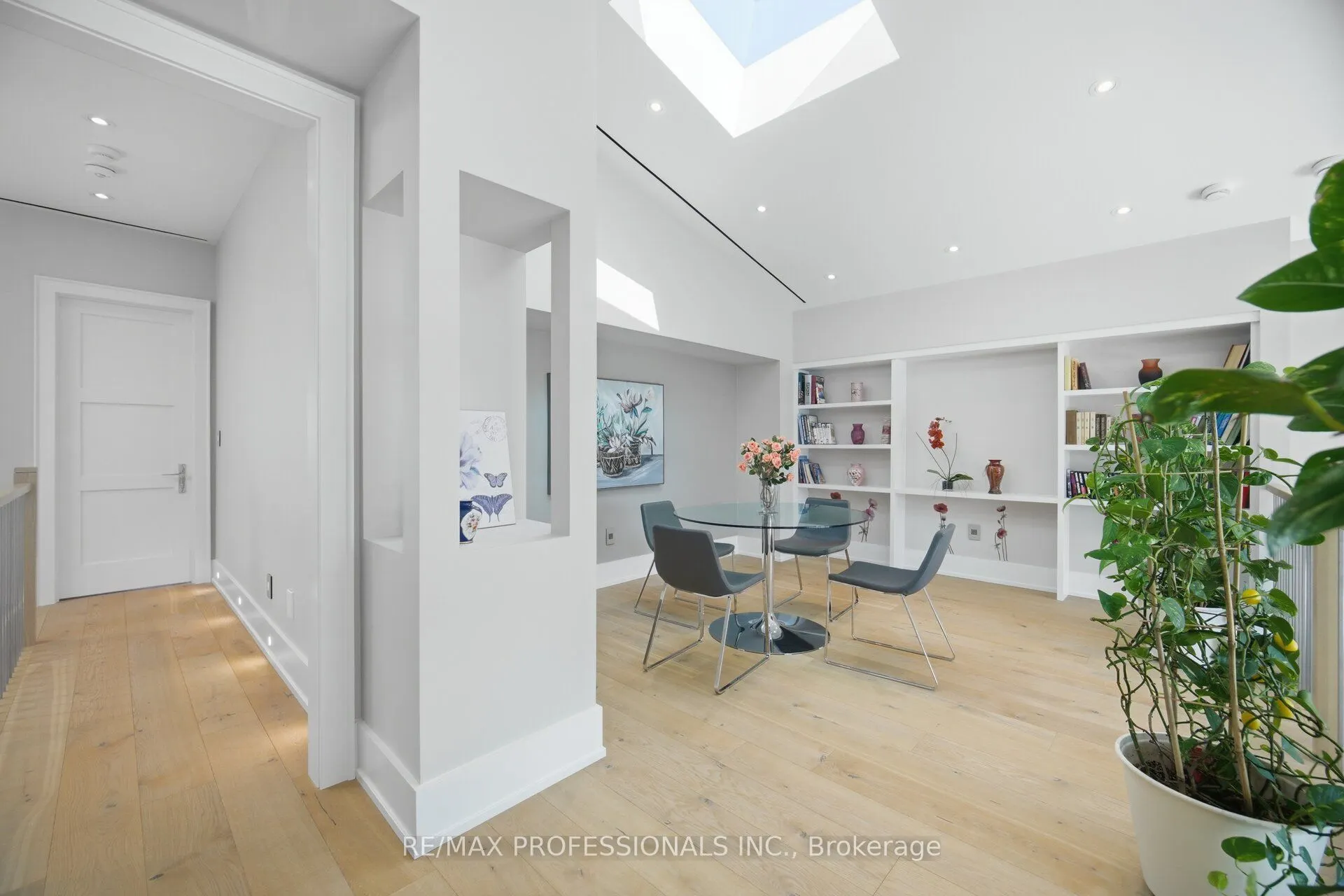 466 The Kingsway