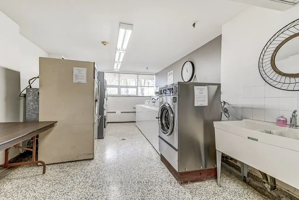 212 Kerr Street #404