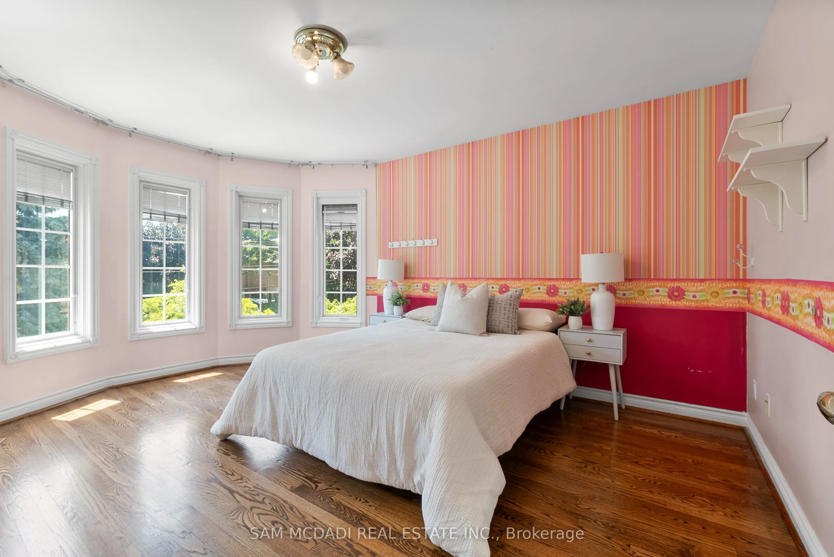 2339 Glengarry Road