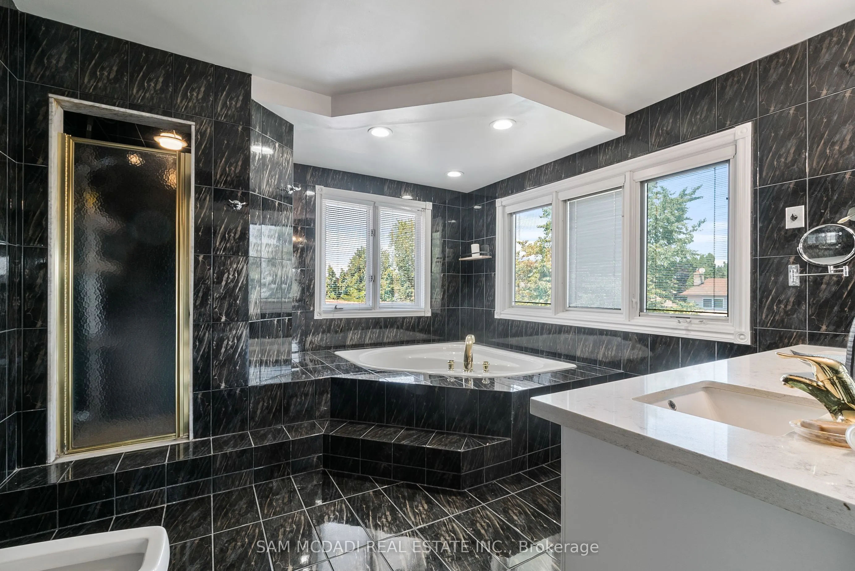 2339 Glengarry Road