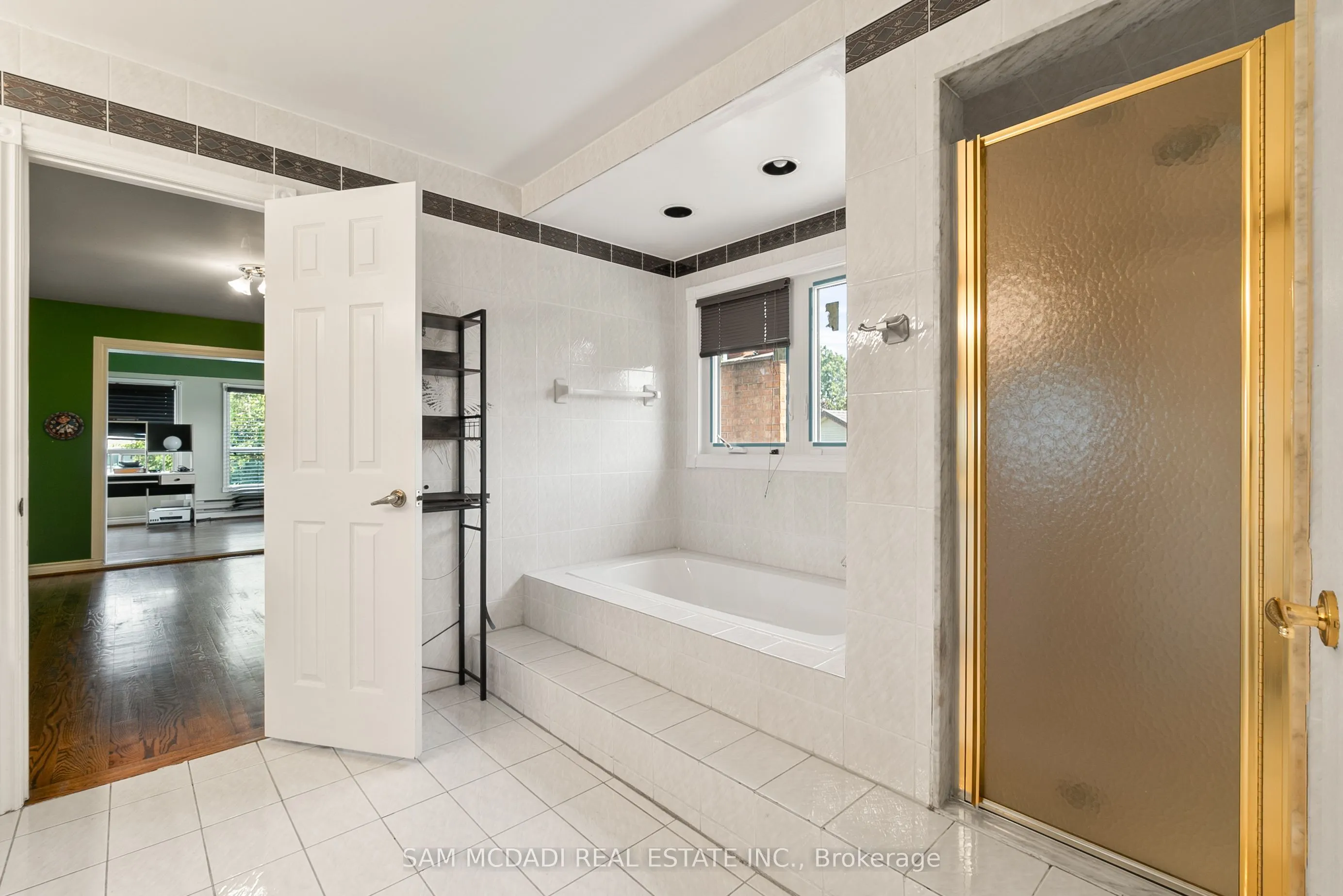 2339 Glengarry Road