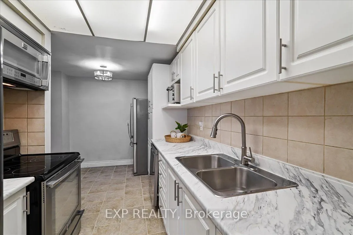 65 Greenwich Circle #124
