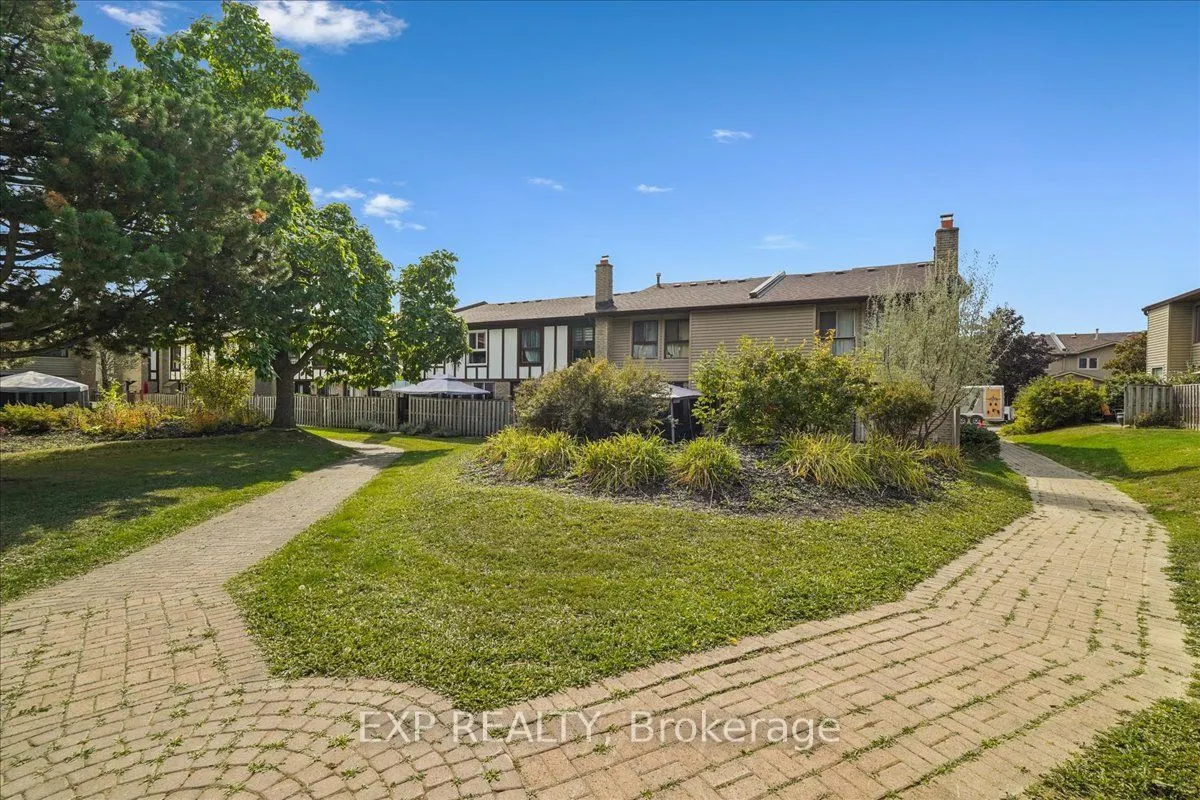 65 Greenwich Circle #124