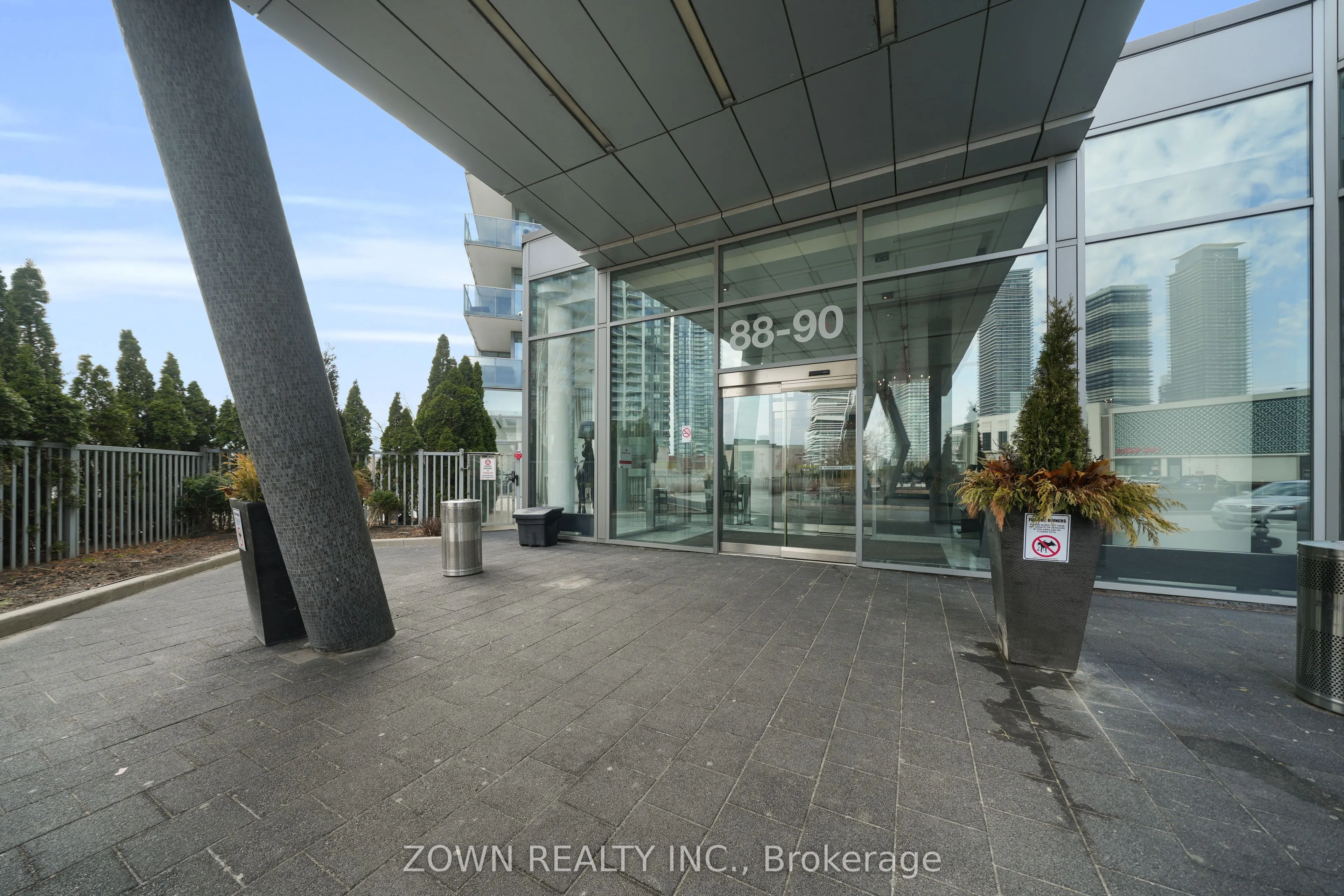 88 Park Lawn Road #1002