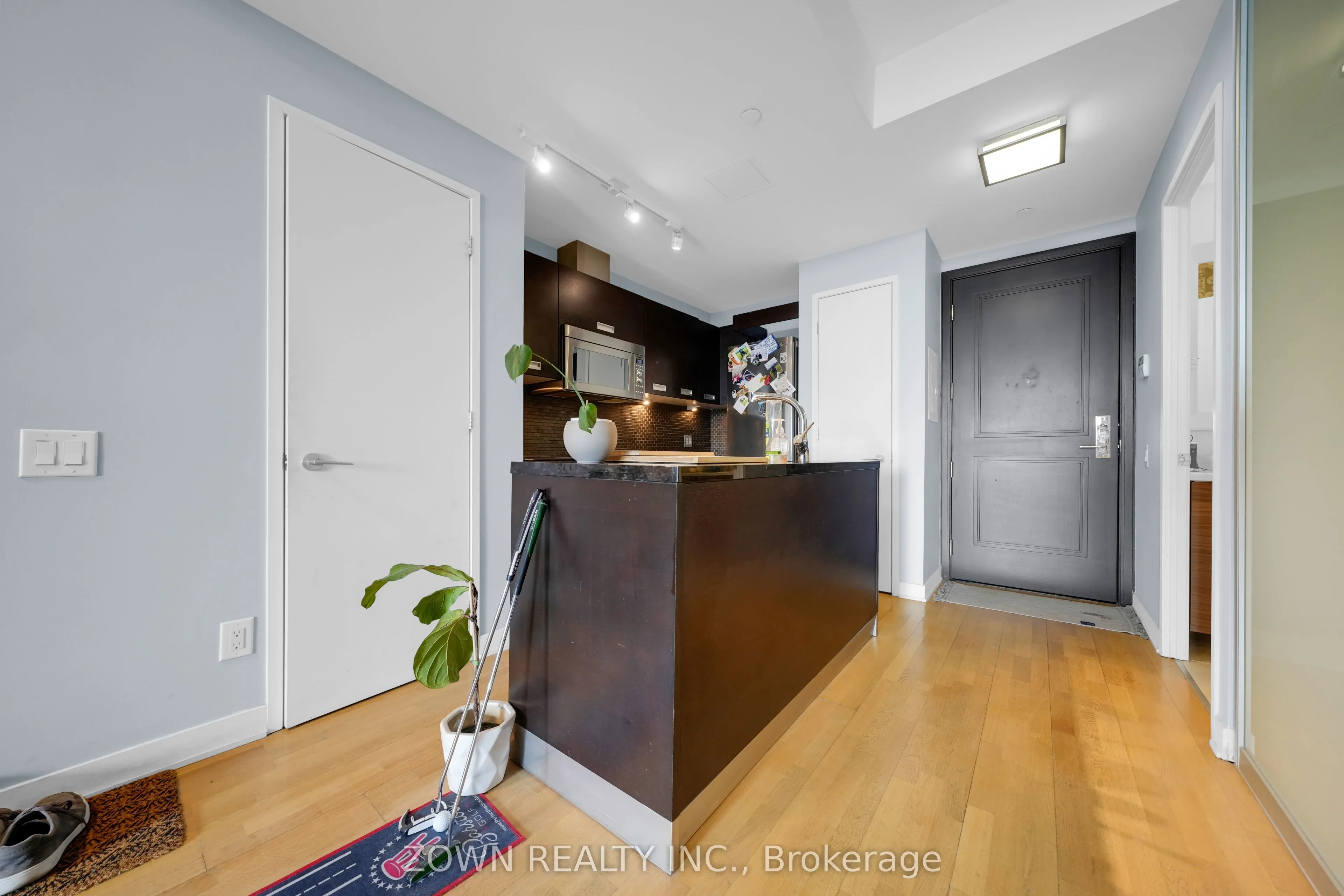 88 Park Lawn Road #1002