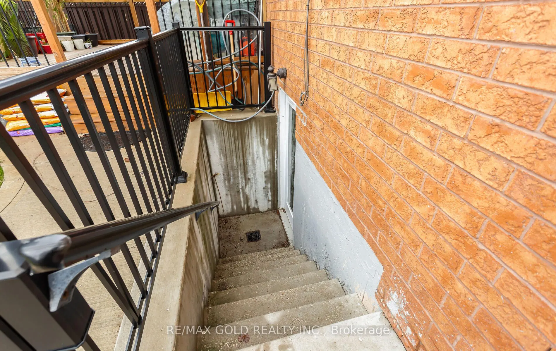 1090 Trudeau Drive