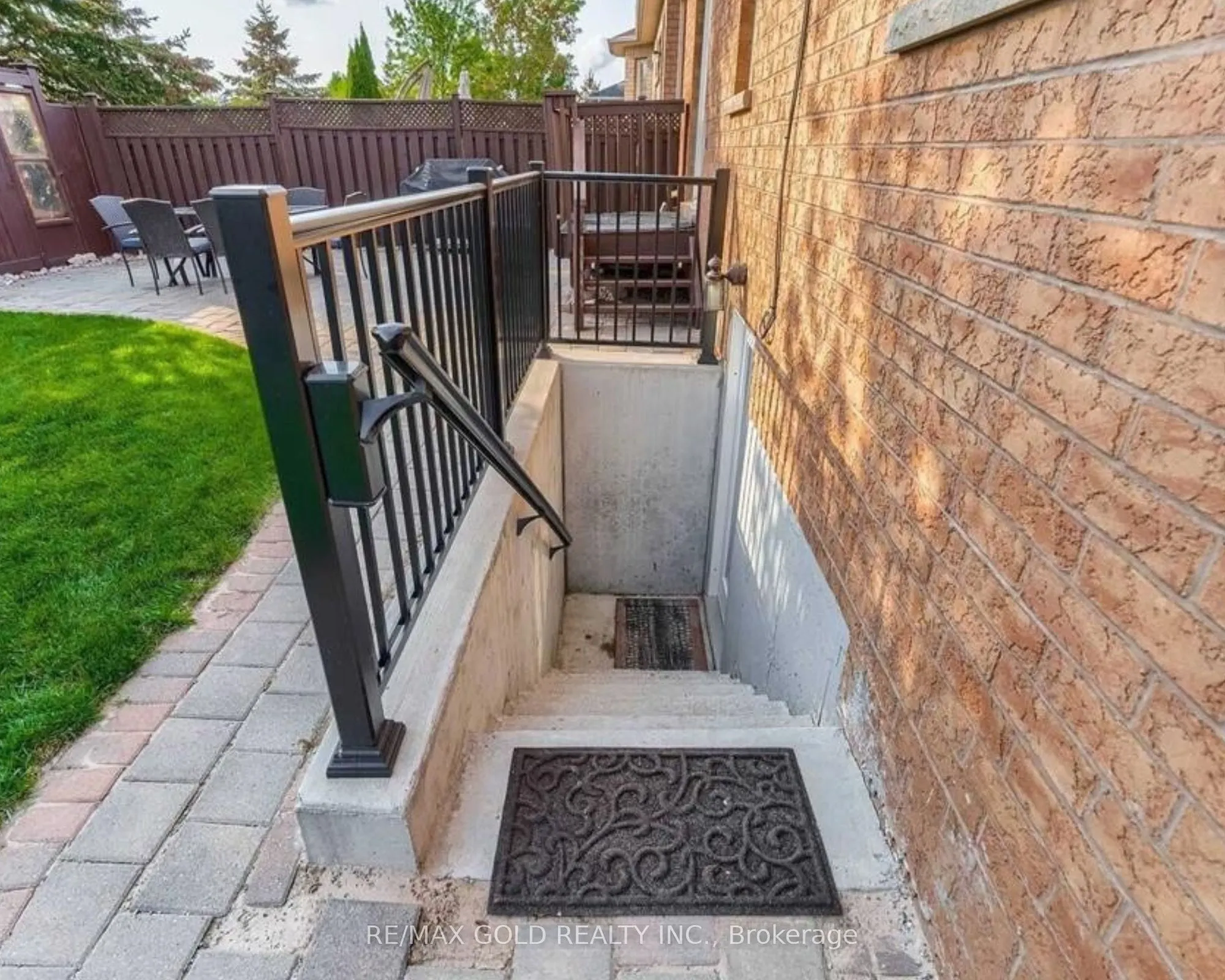 1090 Trudeau Drive