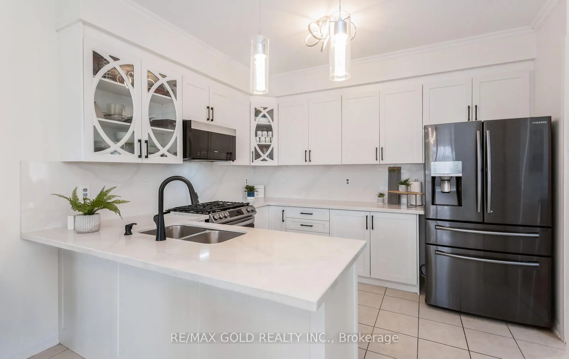 1090 Trudeau Drive