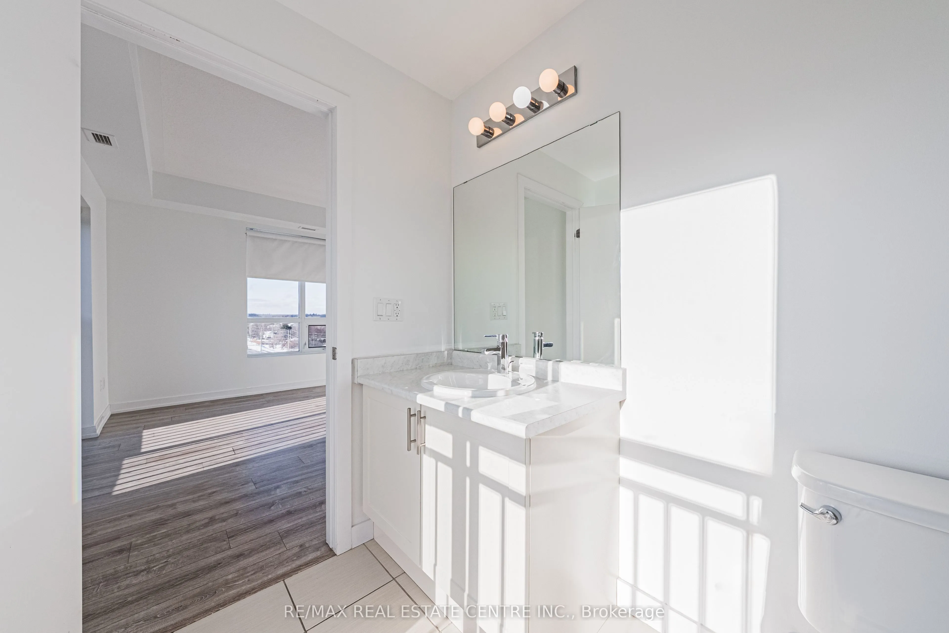 2486 Old Bronte Road #706