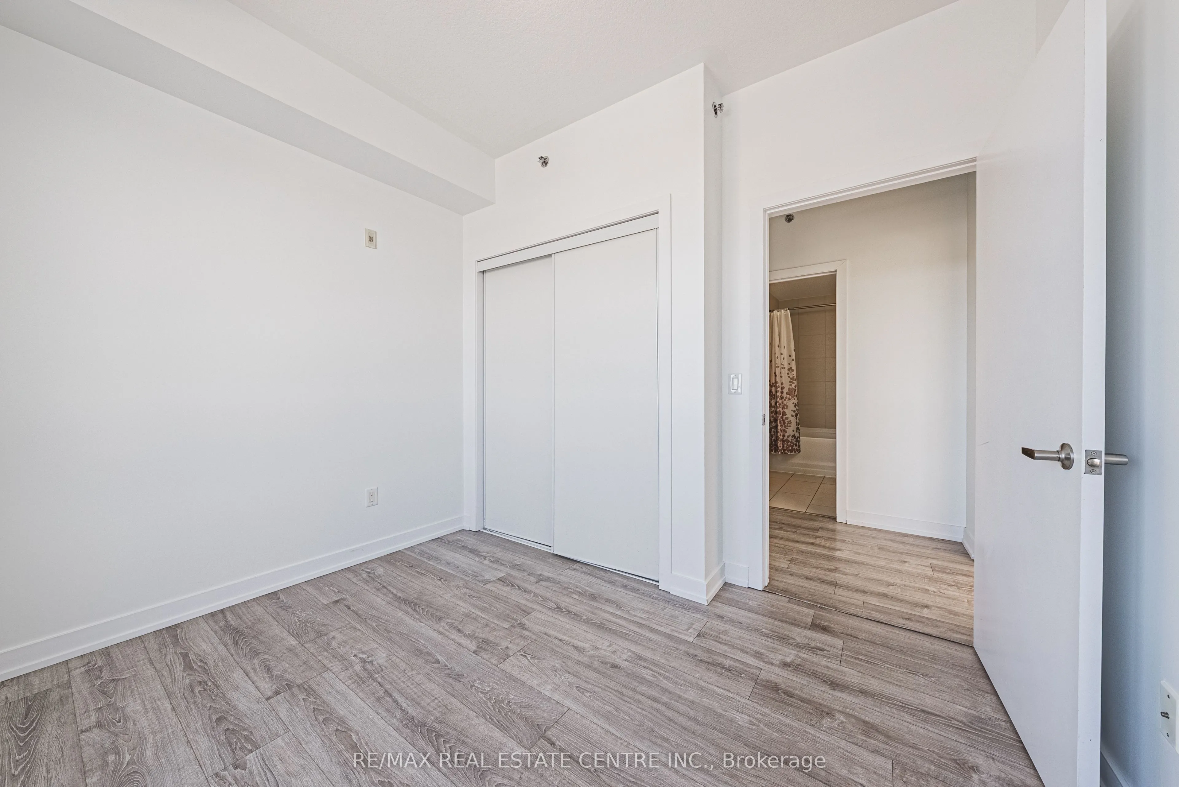 2486 Old Bronte Road #706