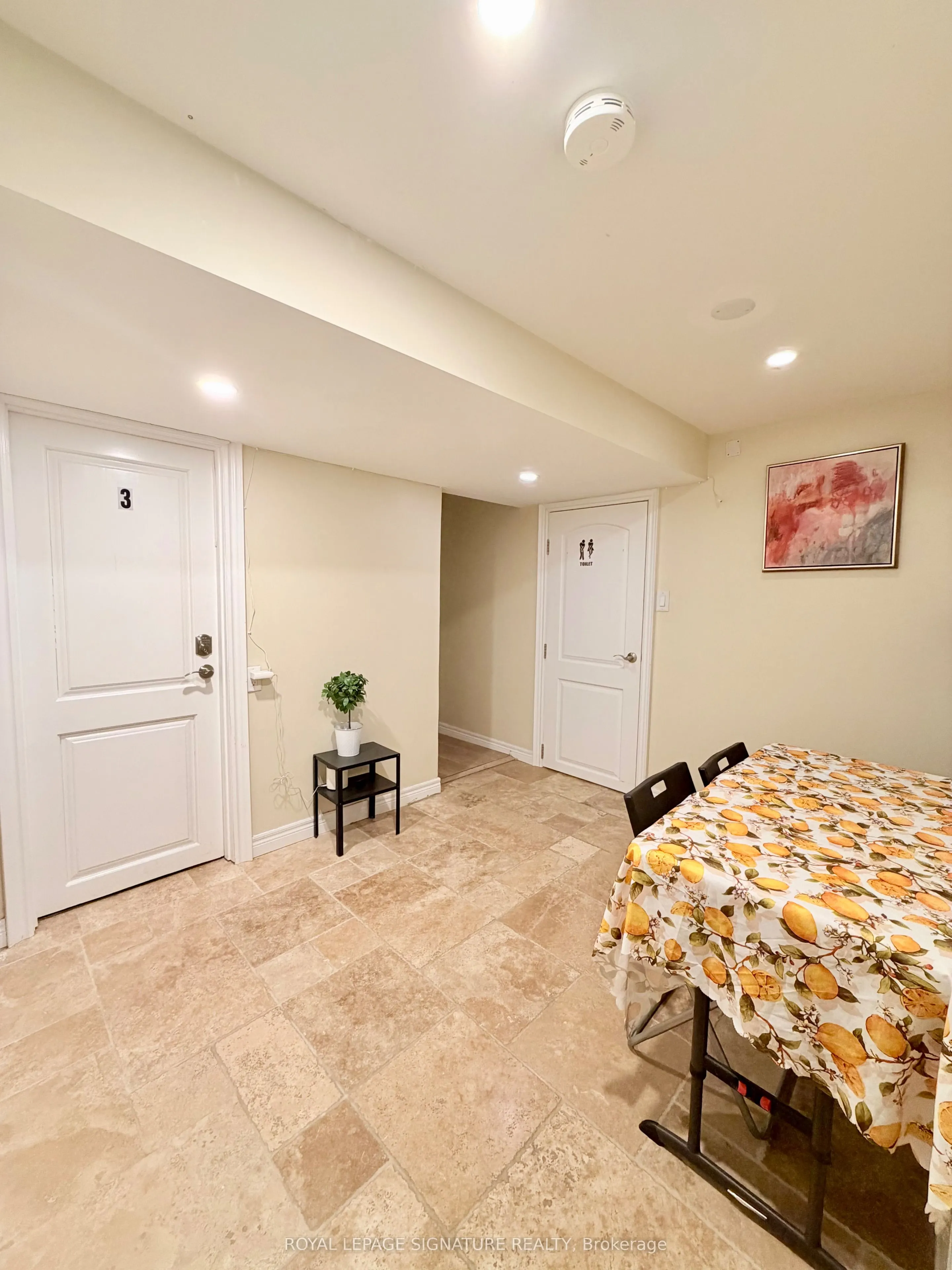 2263 Harcourt Crescent
