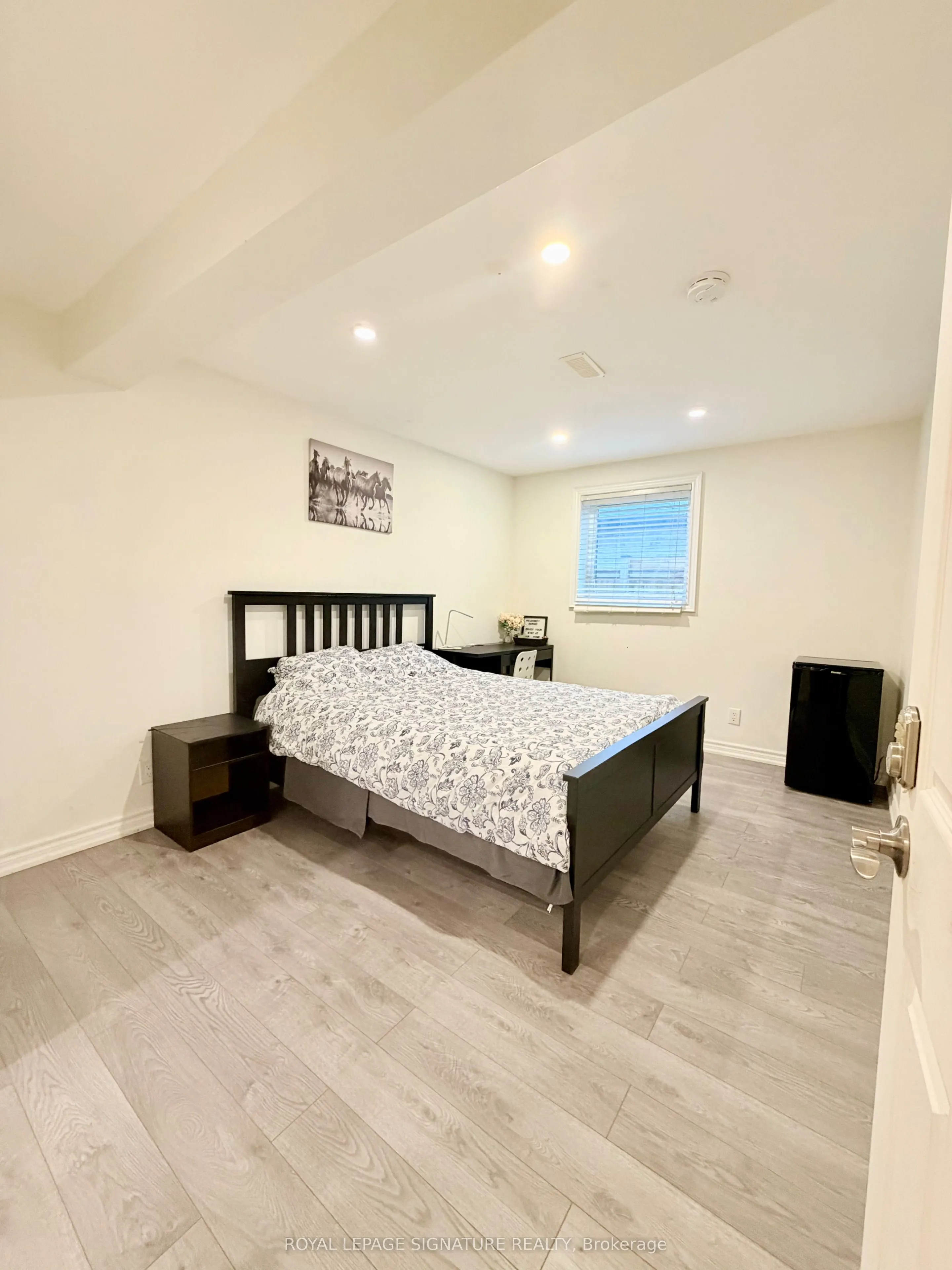 2263 Harcourt Crescent