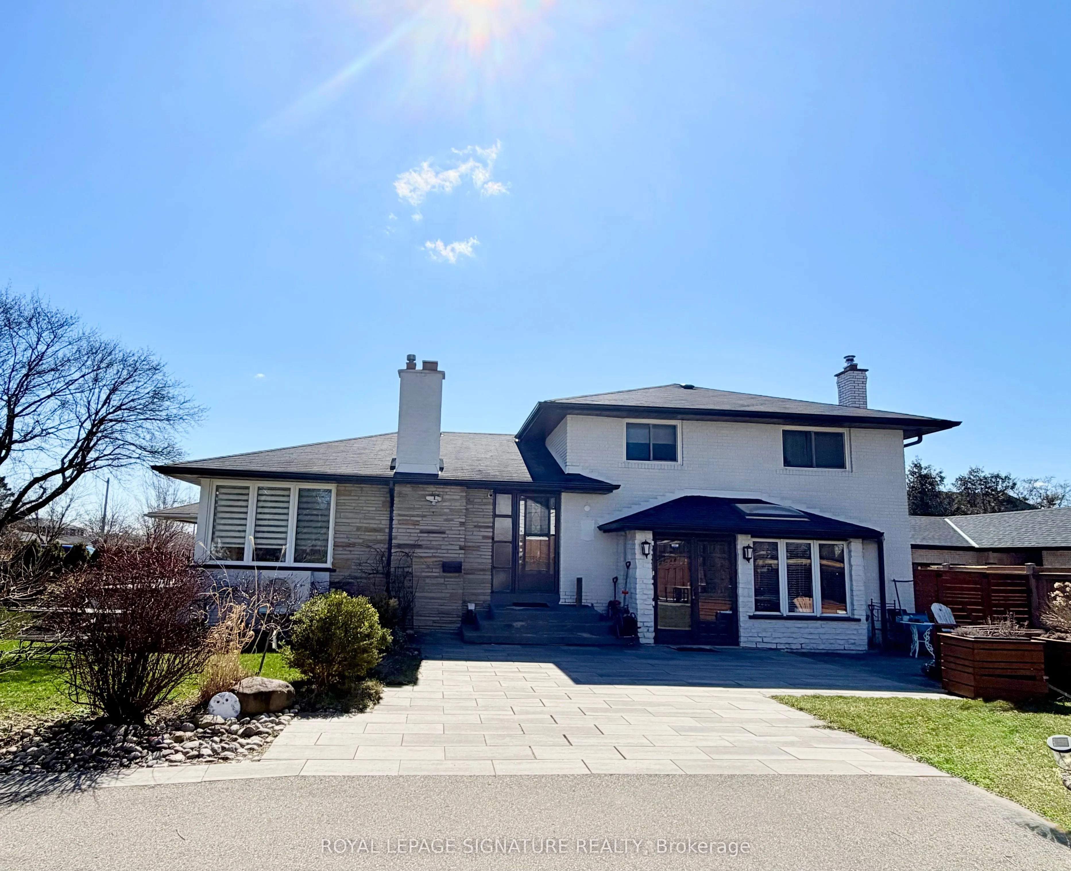 2263 Harcourt Crescent