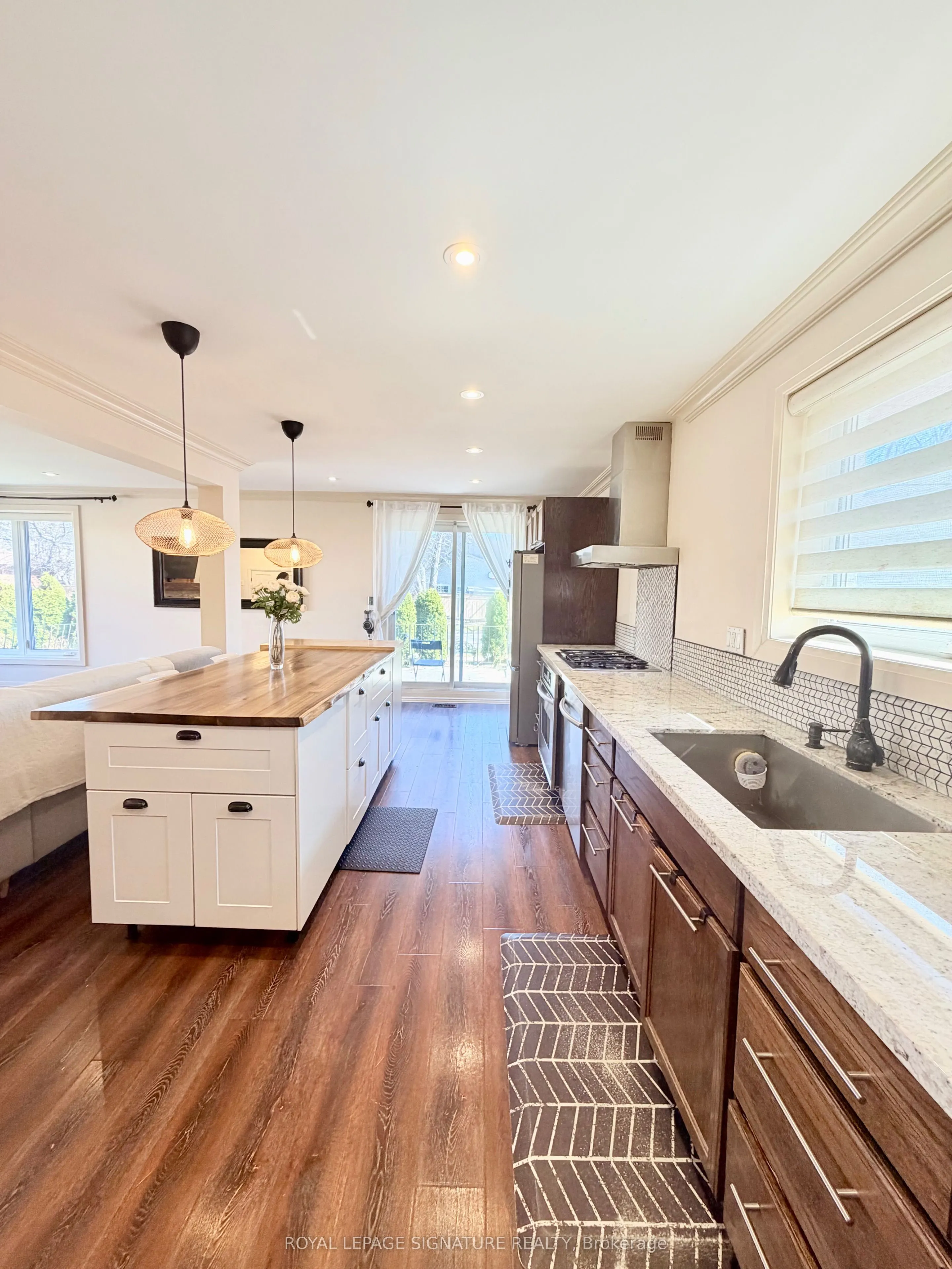 2263 Harcourt Crescent