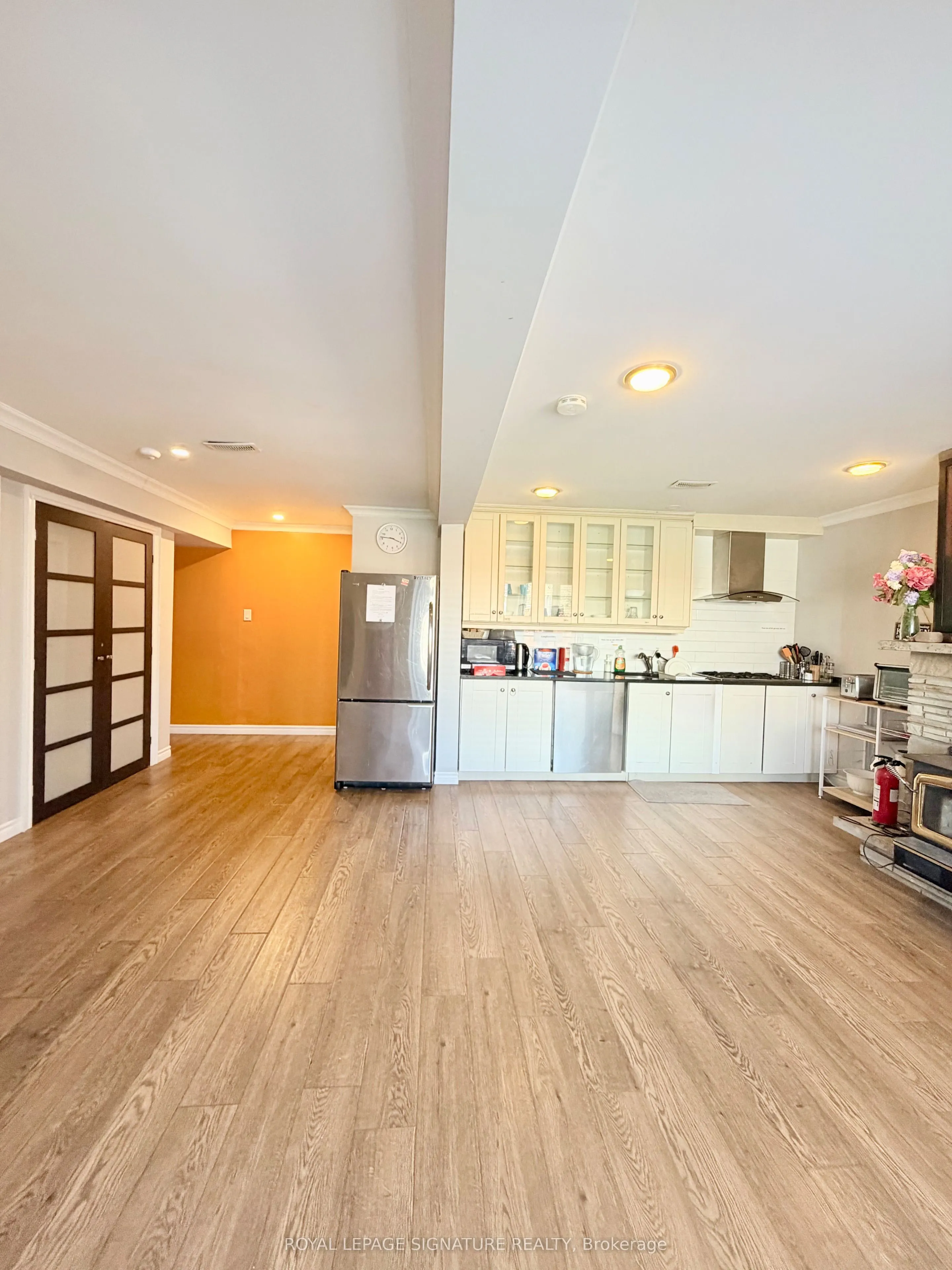 2263 Harcourt Crescent