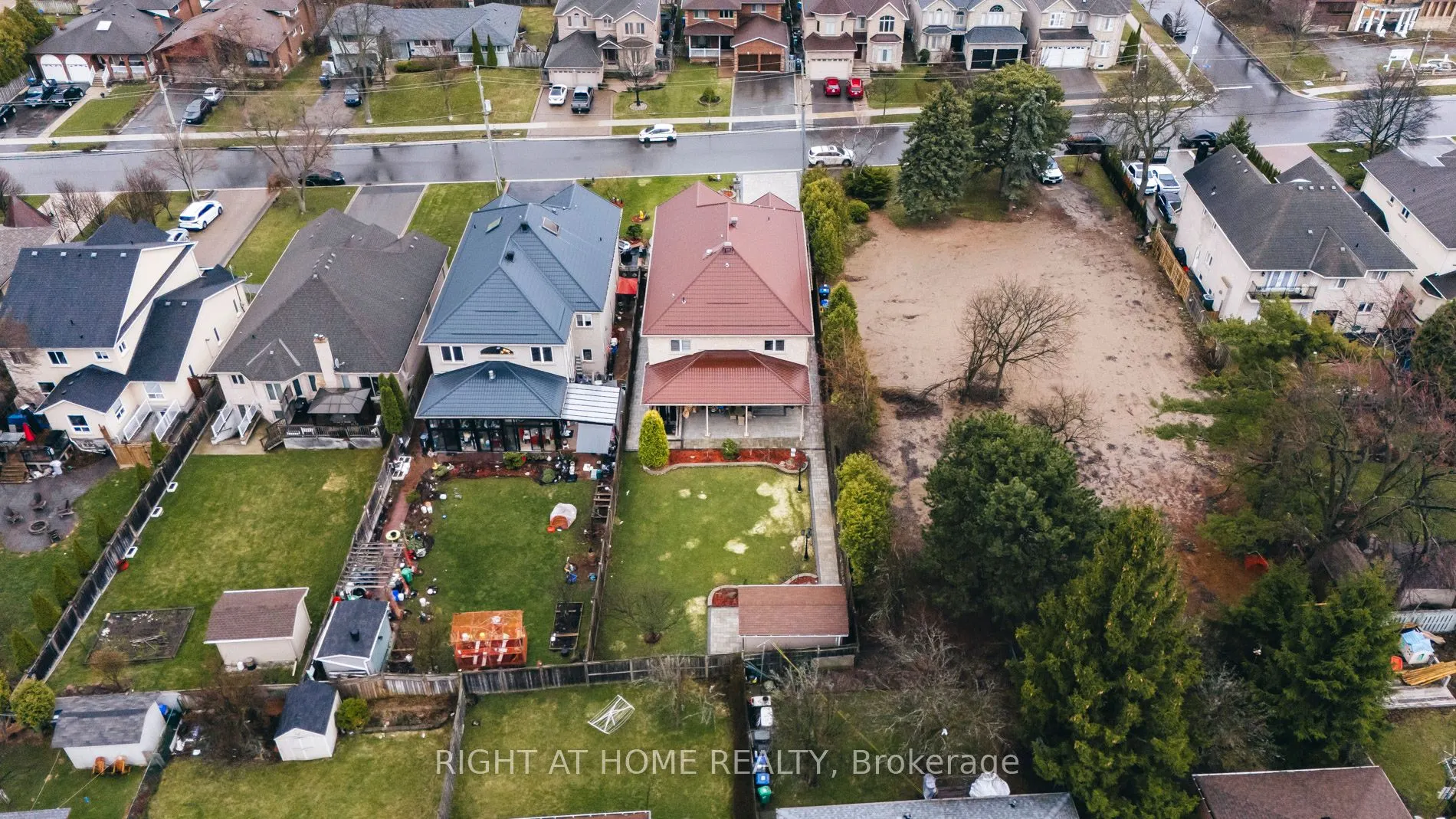 99 Fairview Road W