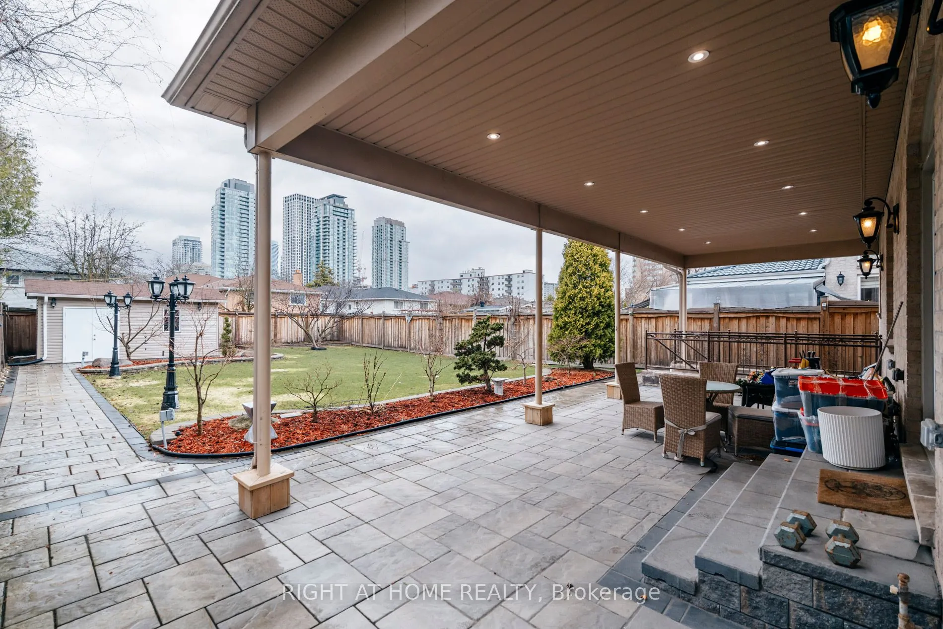 99 Fairview Road W