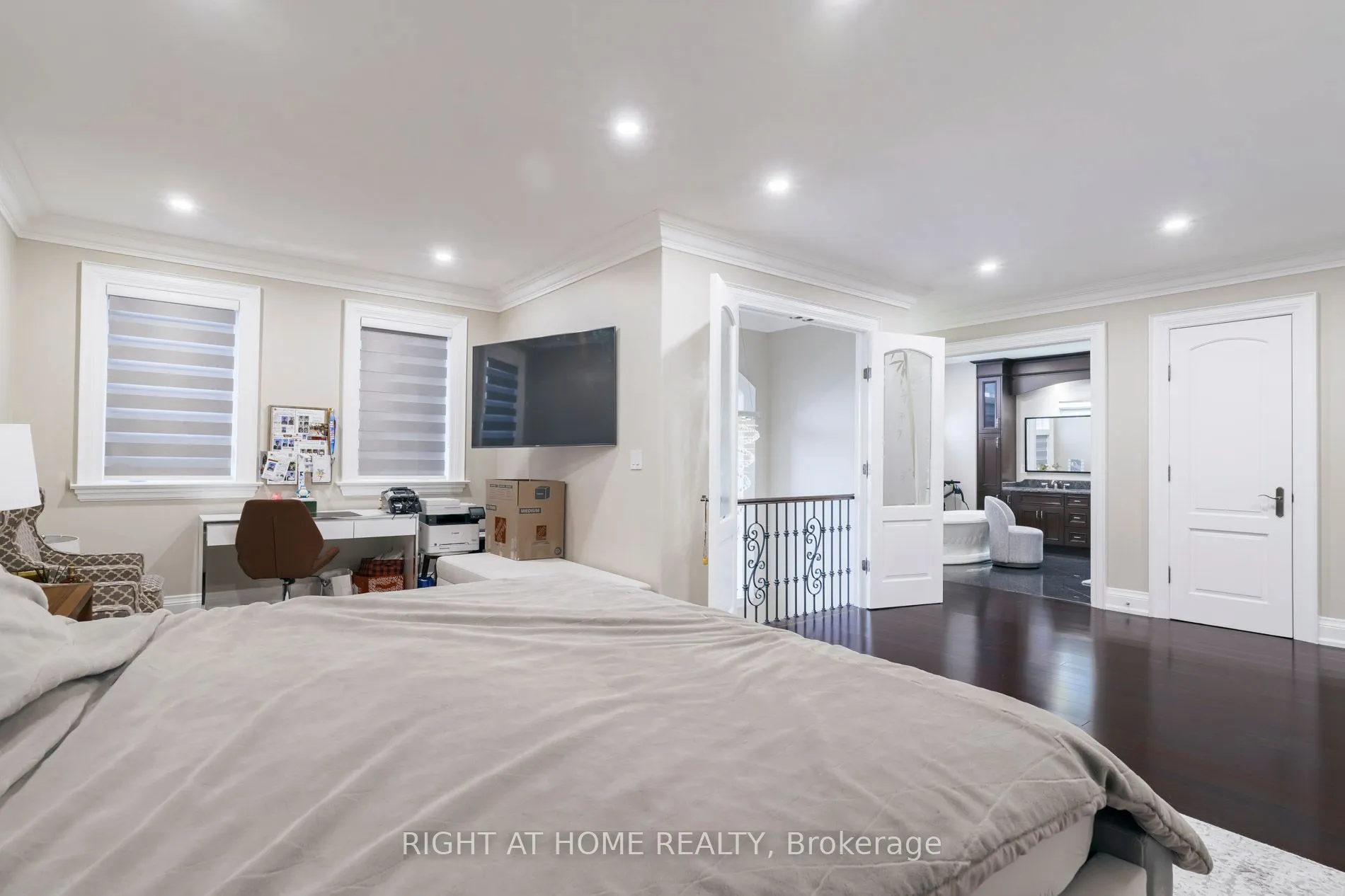 99 Fairview Road W