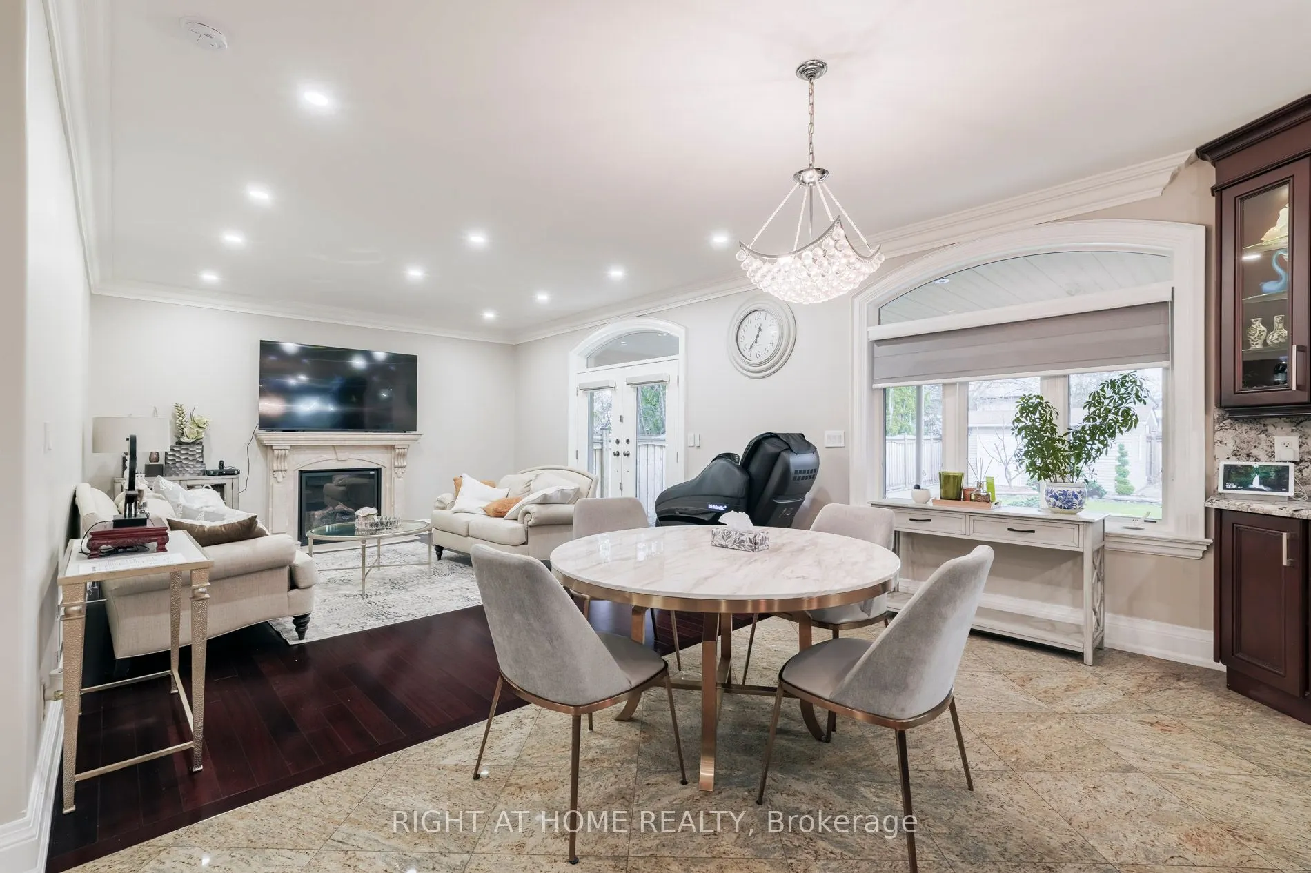 99 Fairview Road W