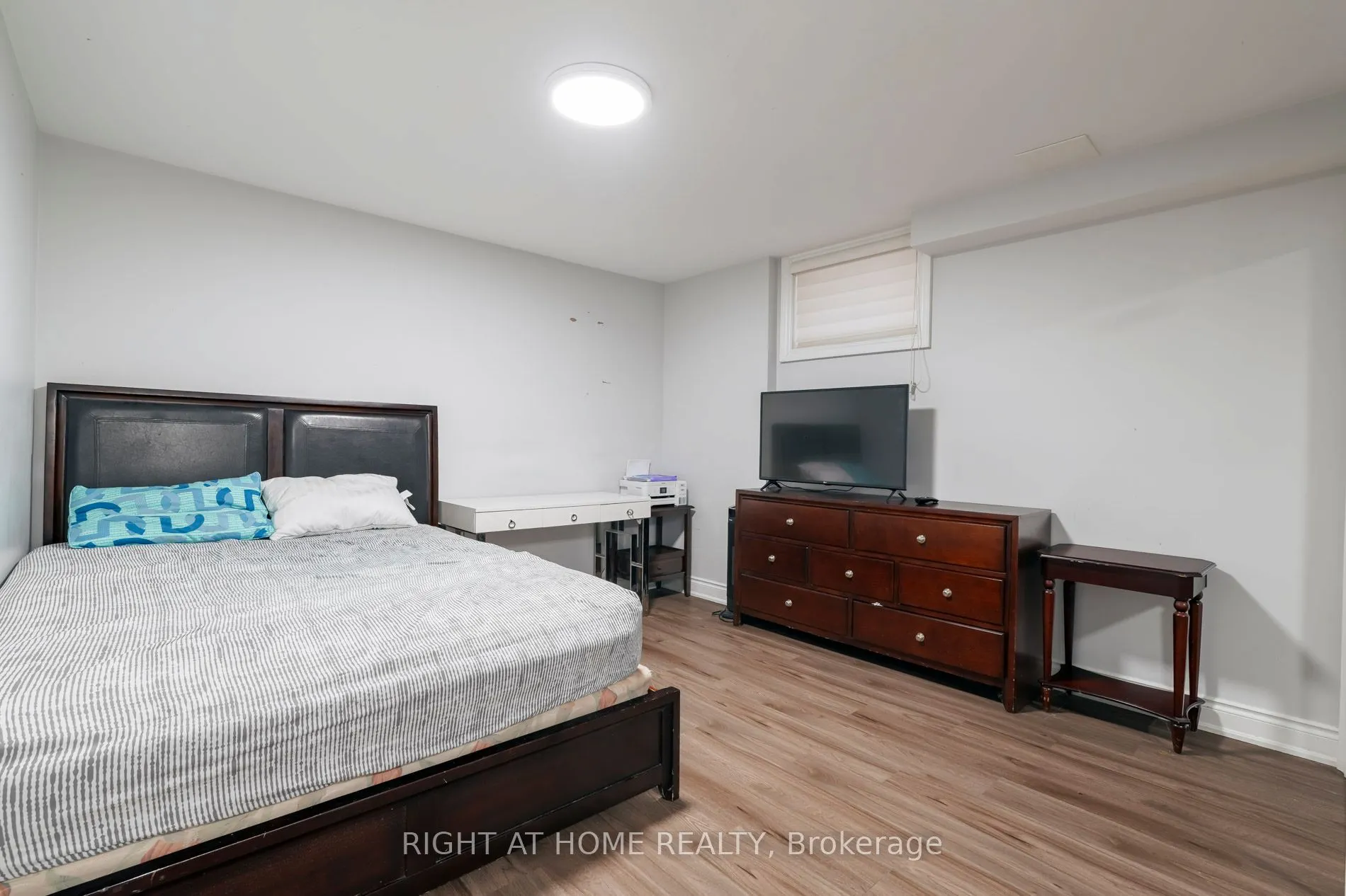 99 Fairview Road W