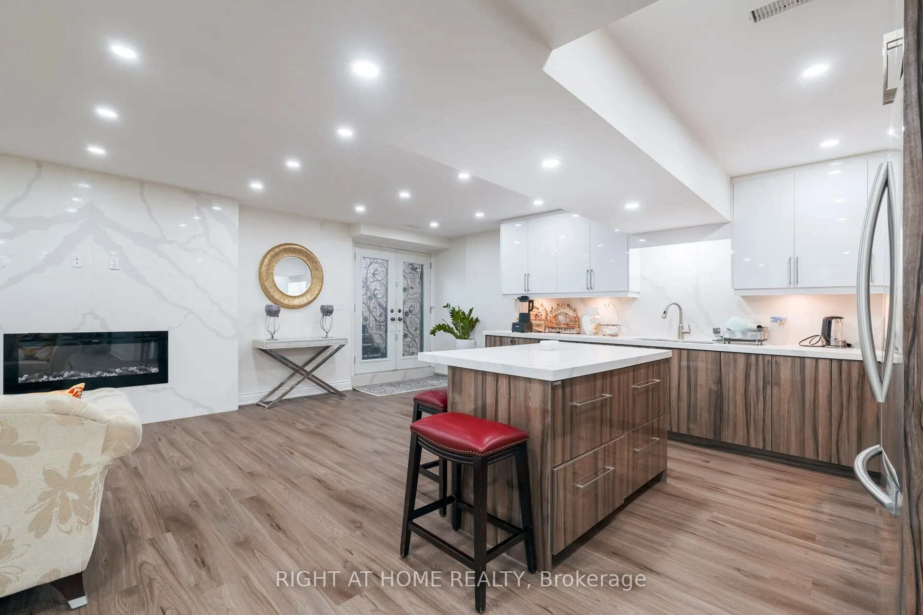 99 Fairview Road W