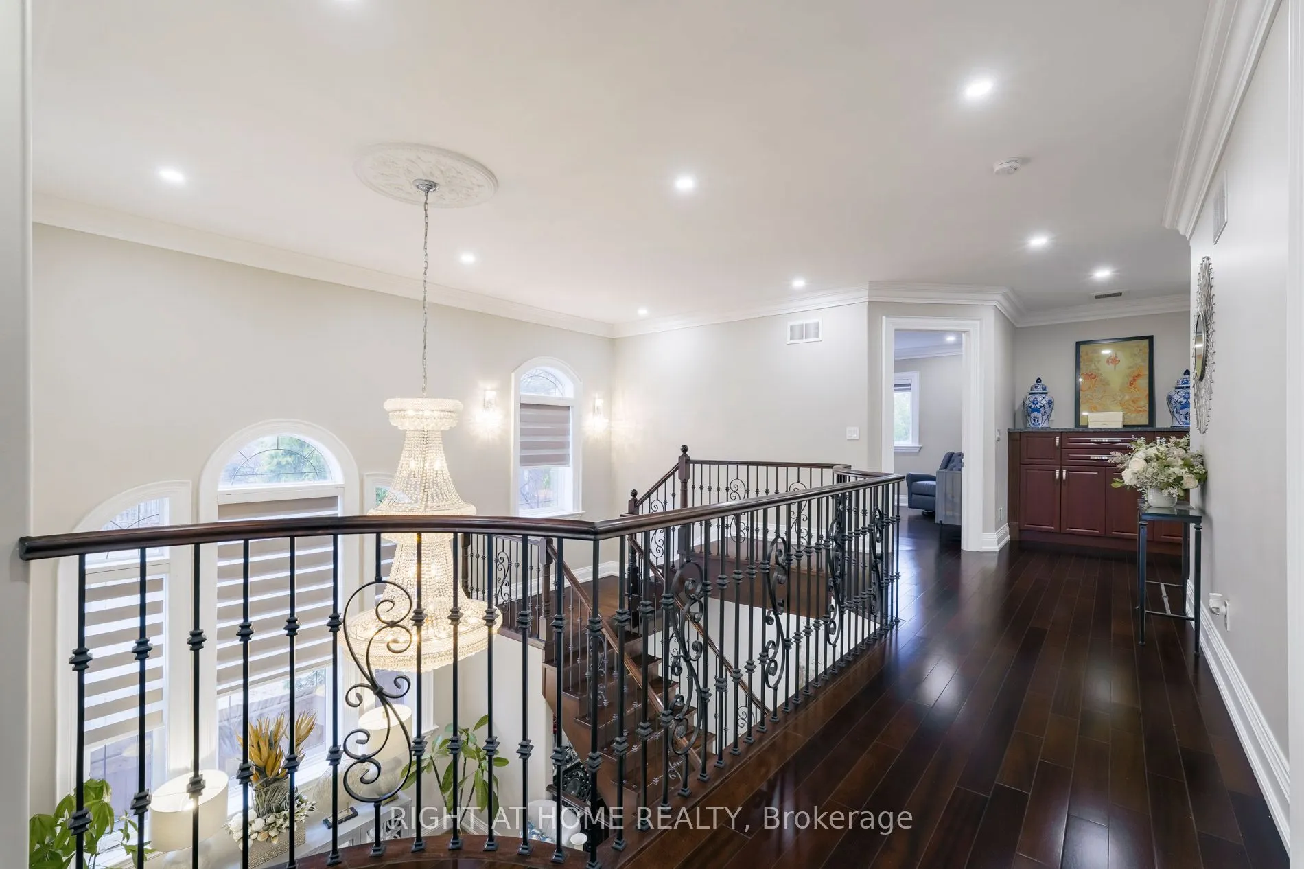 99 Fairview Road W