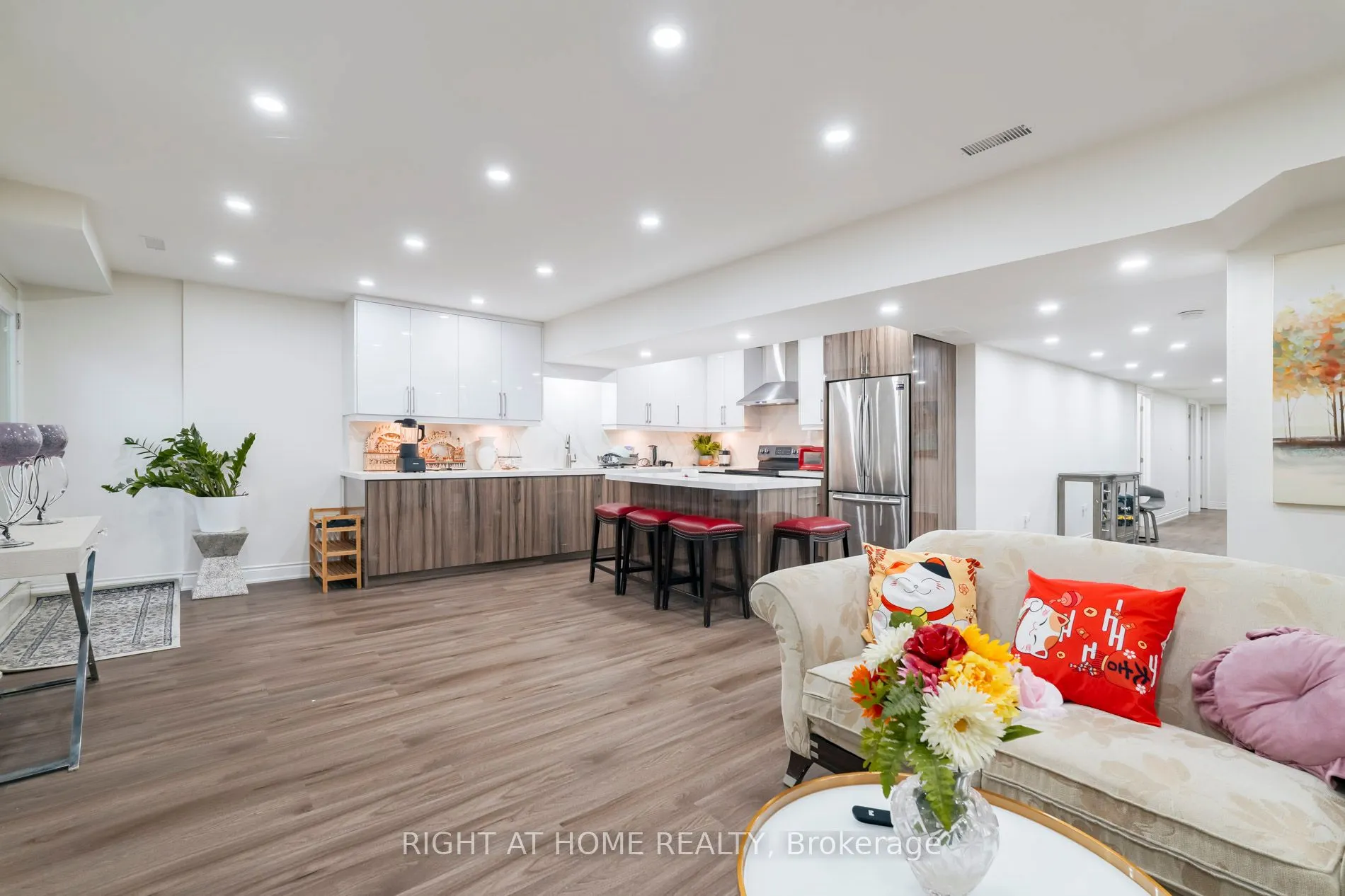 99 Fairview Road W