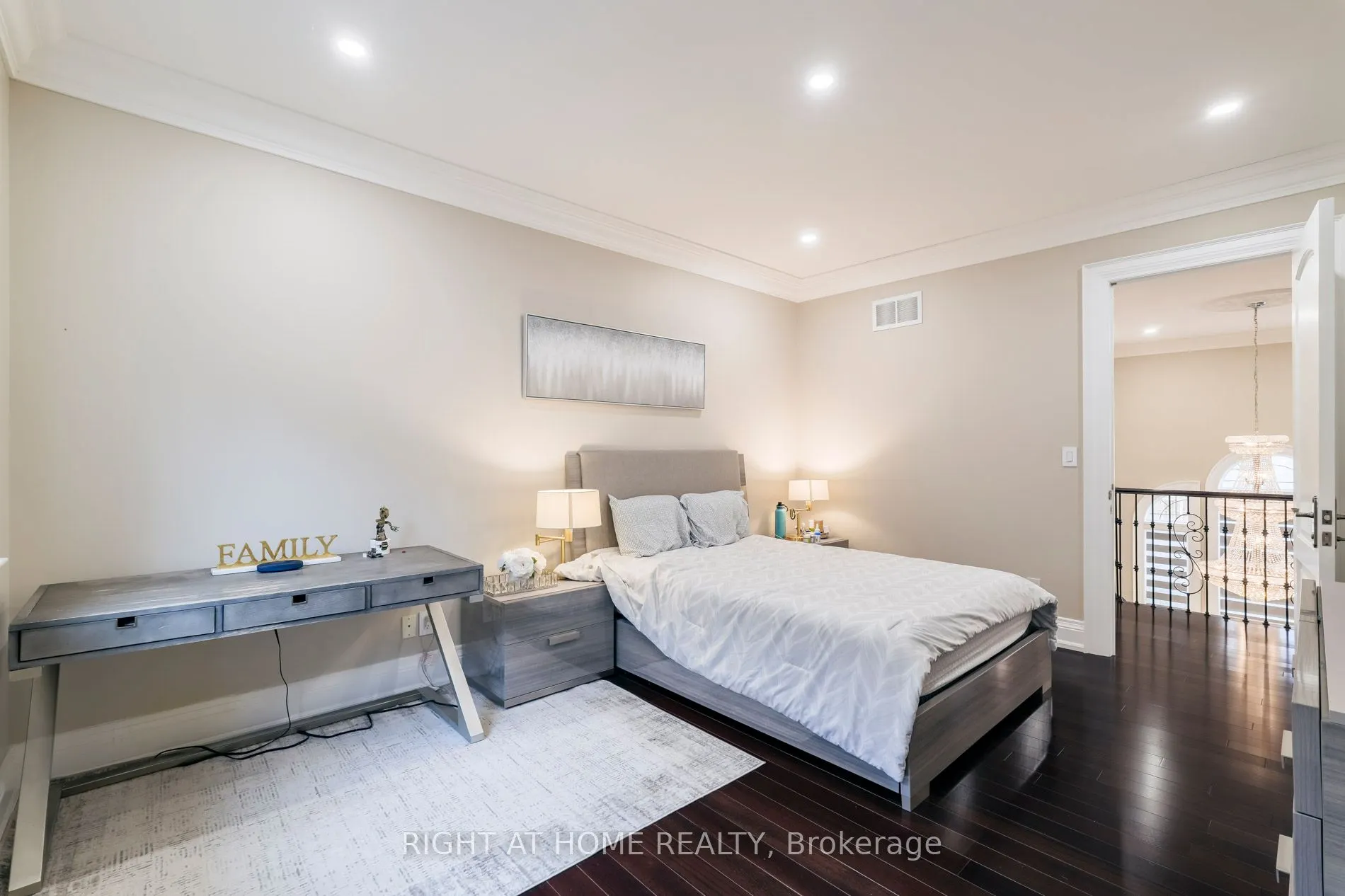 99 Fairview Road W