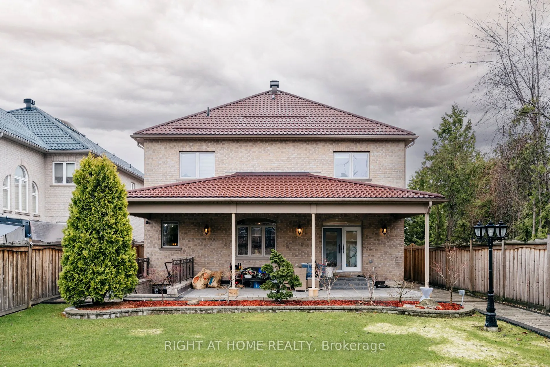 99 Fairview Road W