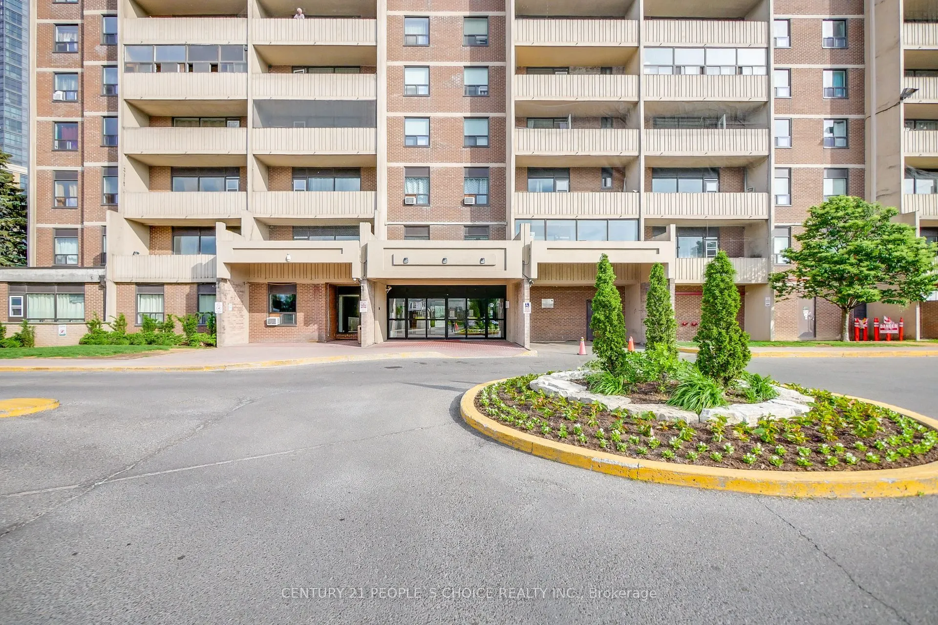 3390 Weston Road #902