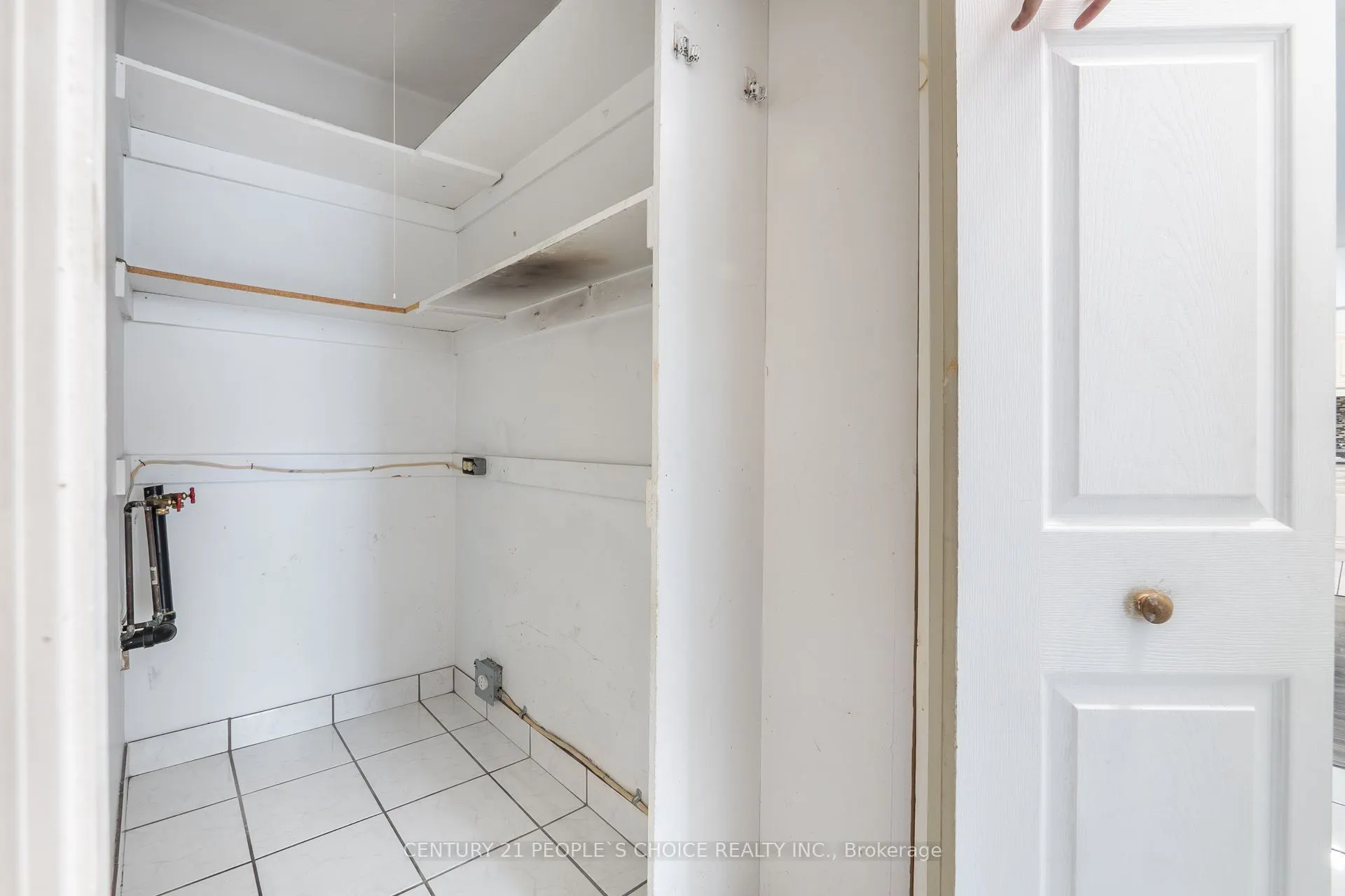 3390 Weston Road #902
