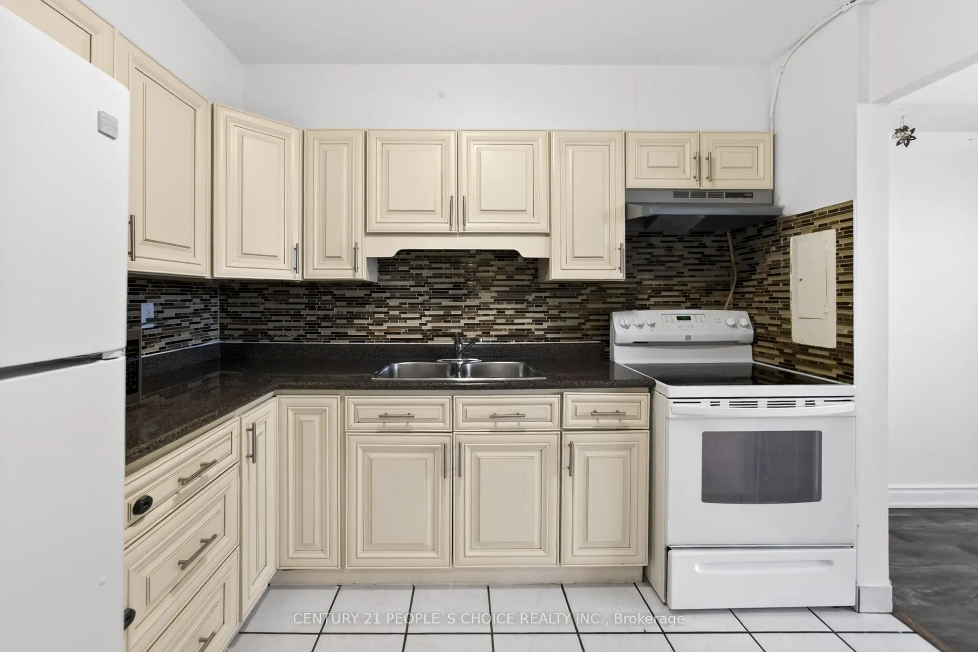 3390 Weston Road #902