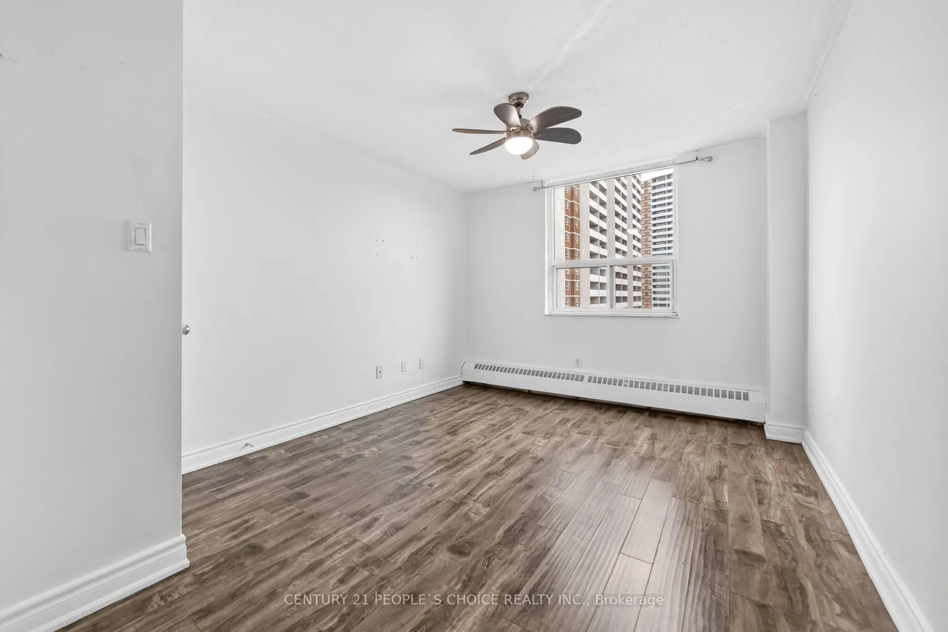 3390 Weston Road #902