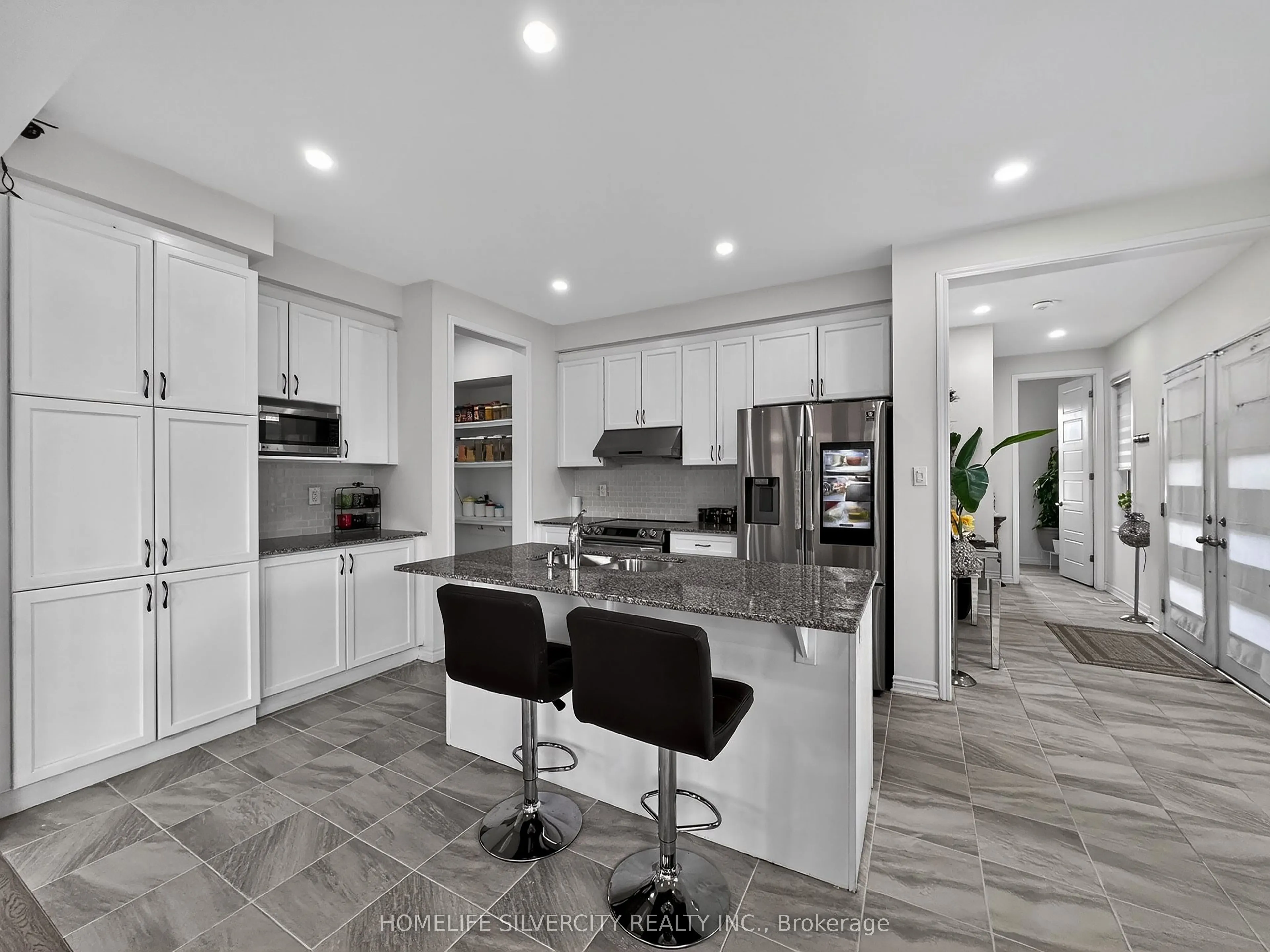 1 Boothill Drive