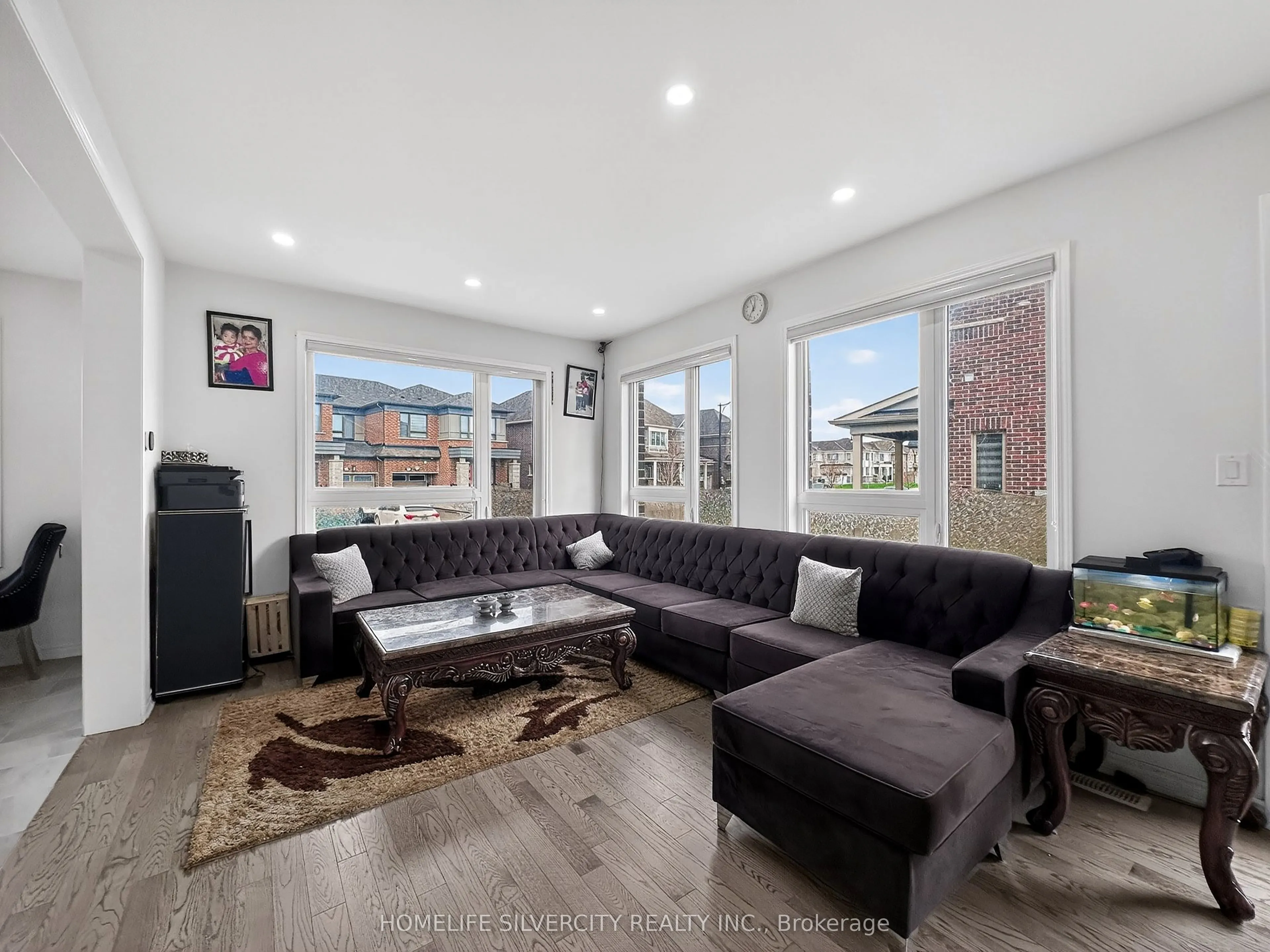 1 Boothill Drive