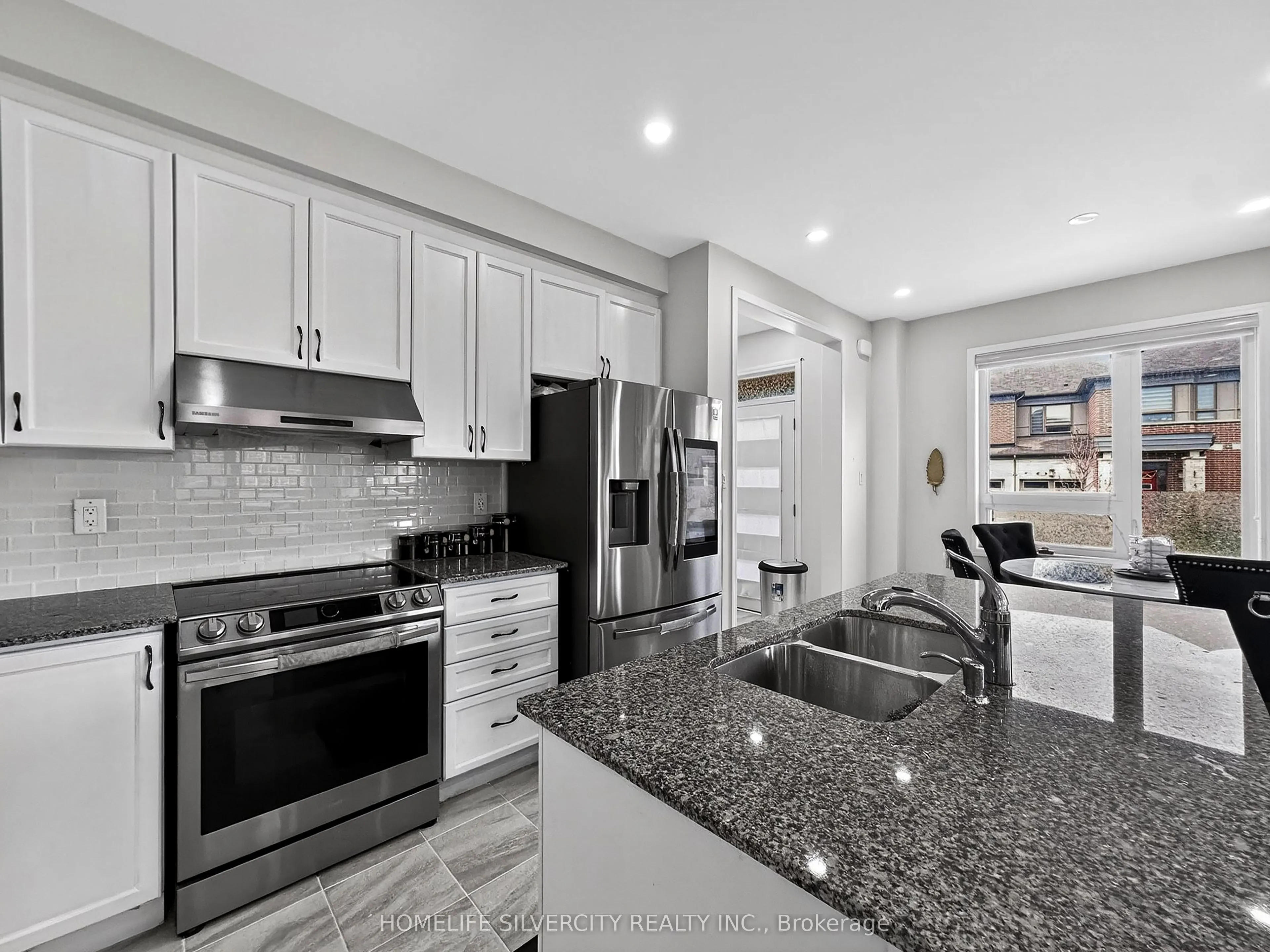 1 Boothill Drive