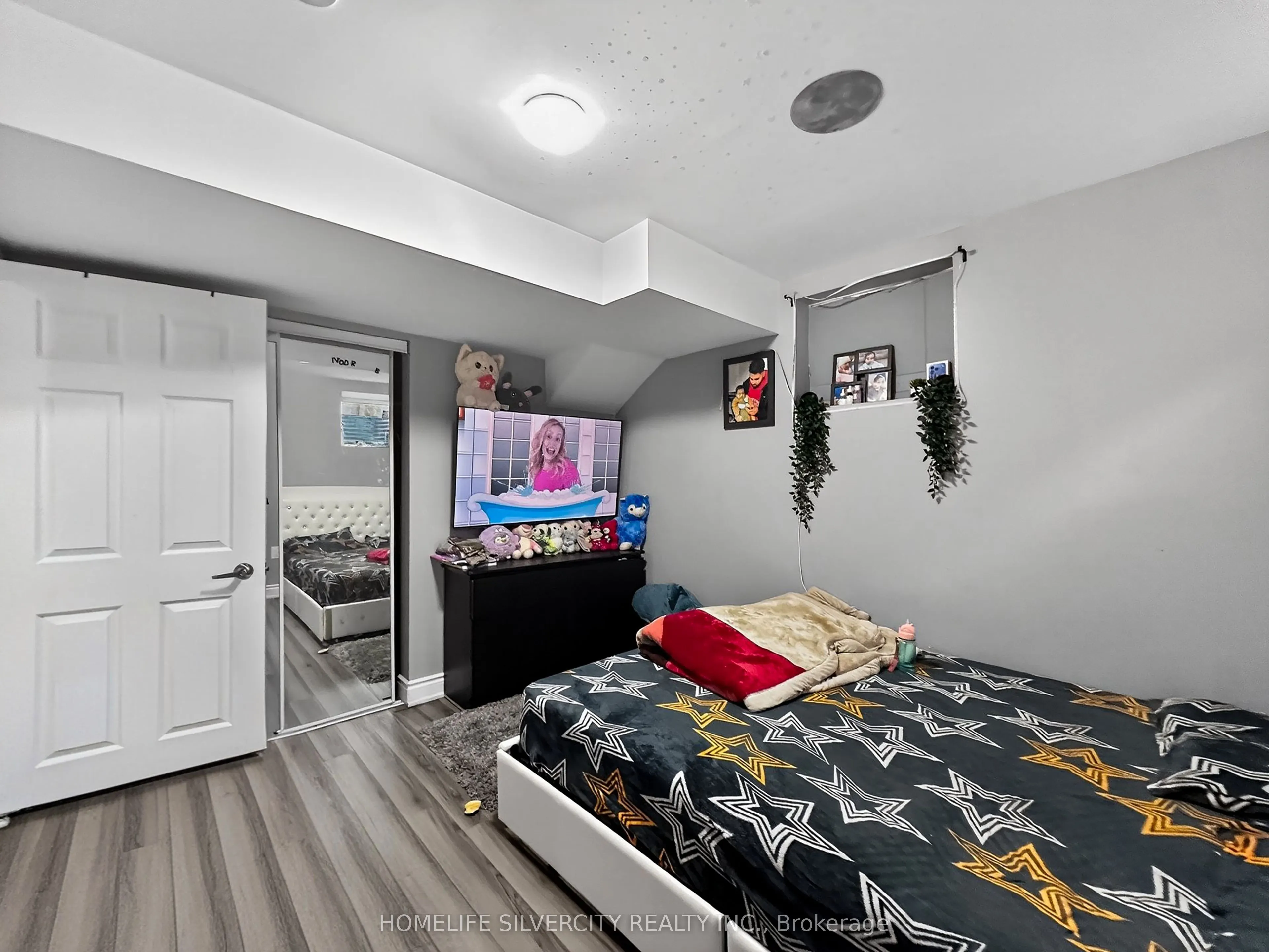 1 Boothill Drive