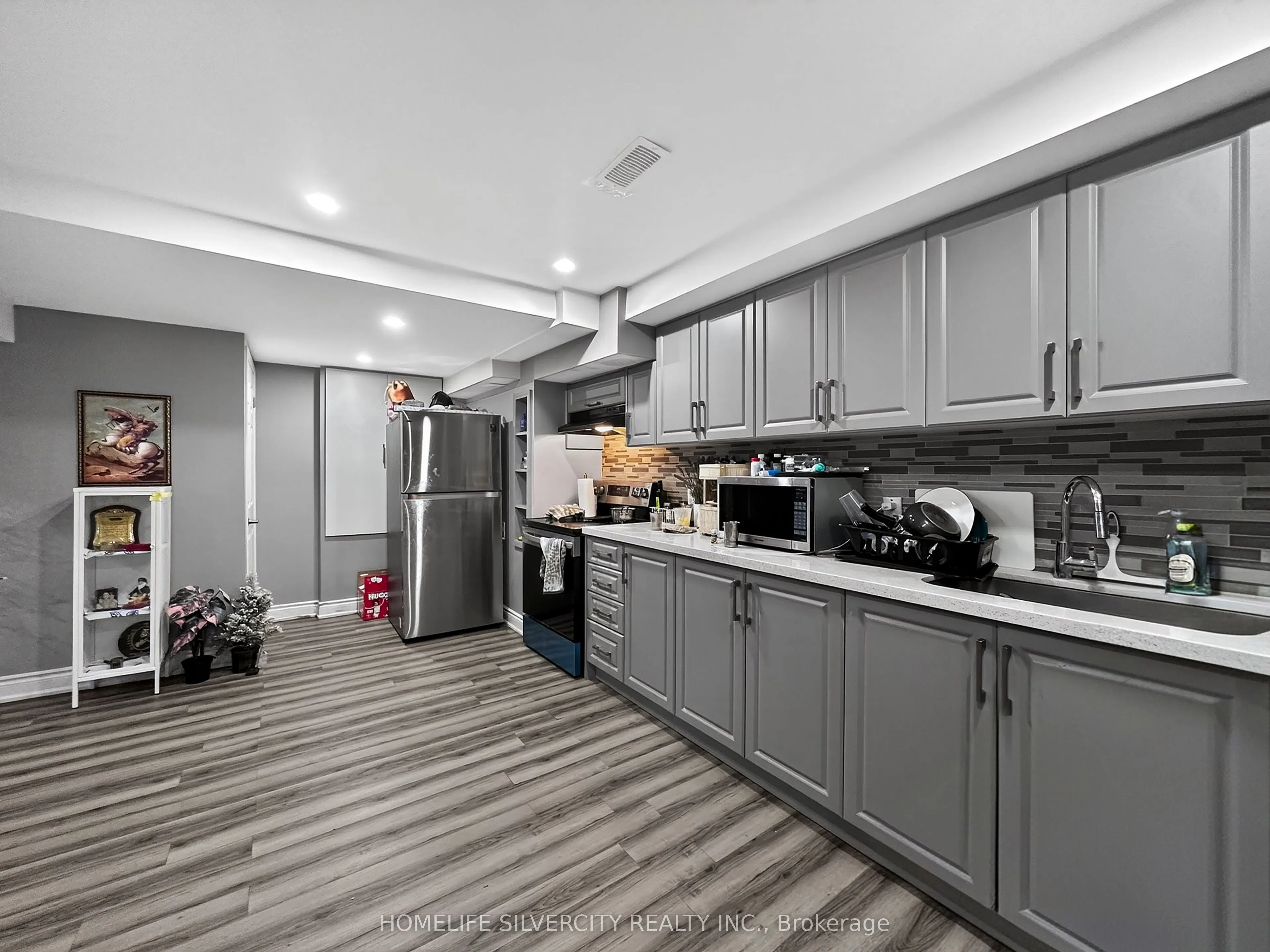 1 Boothill Drive
