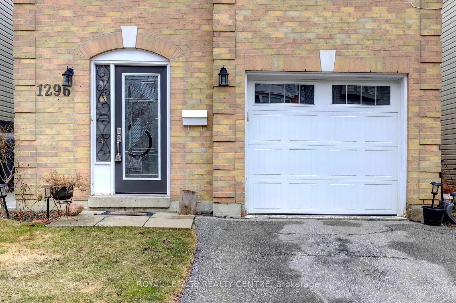 1296 Woodhill Court