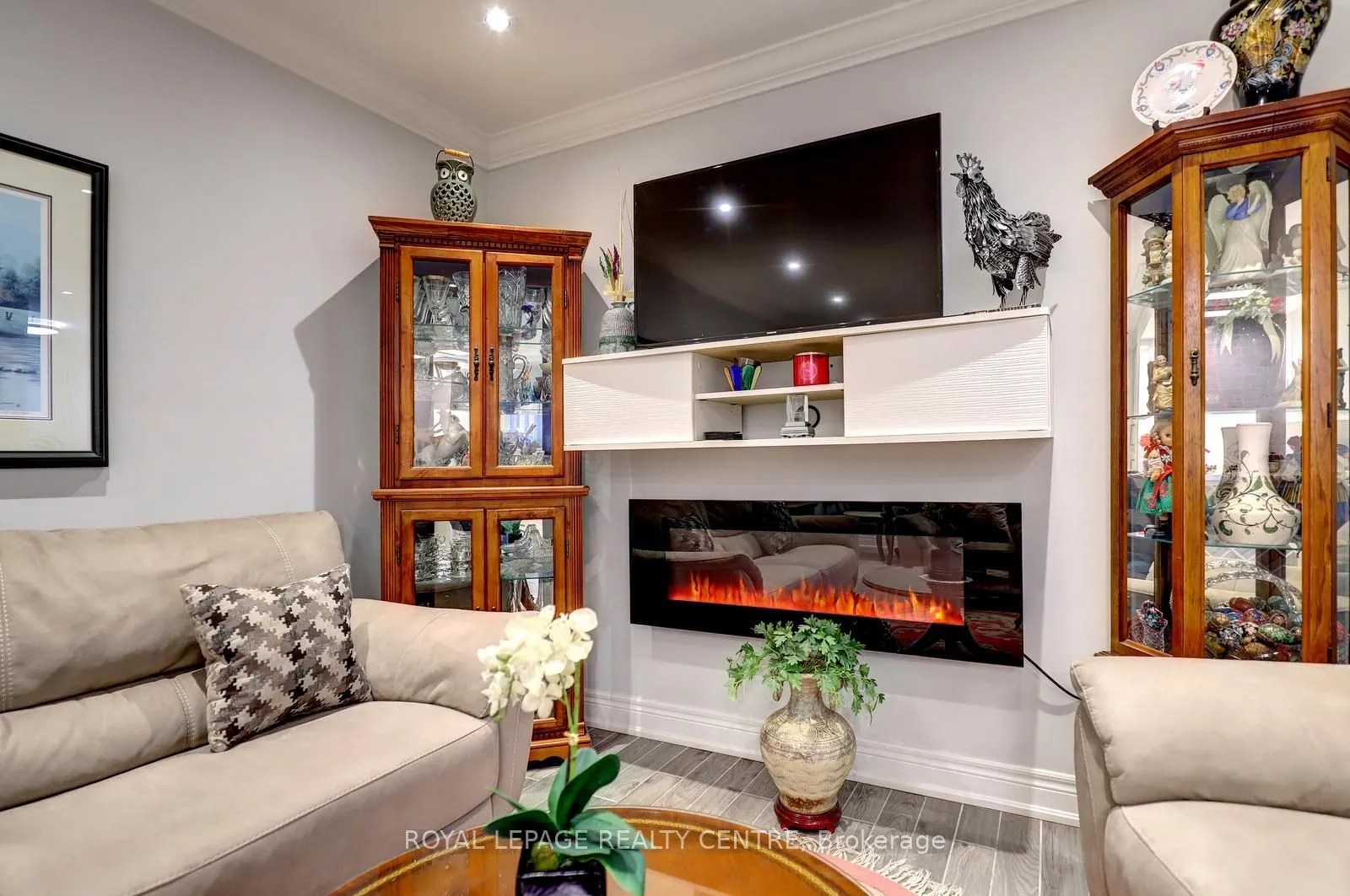 1296 Woodhill Court