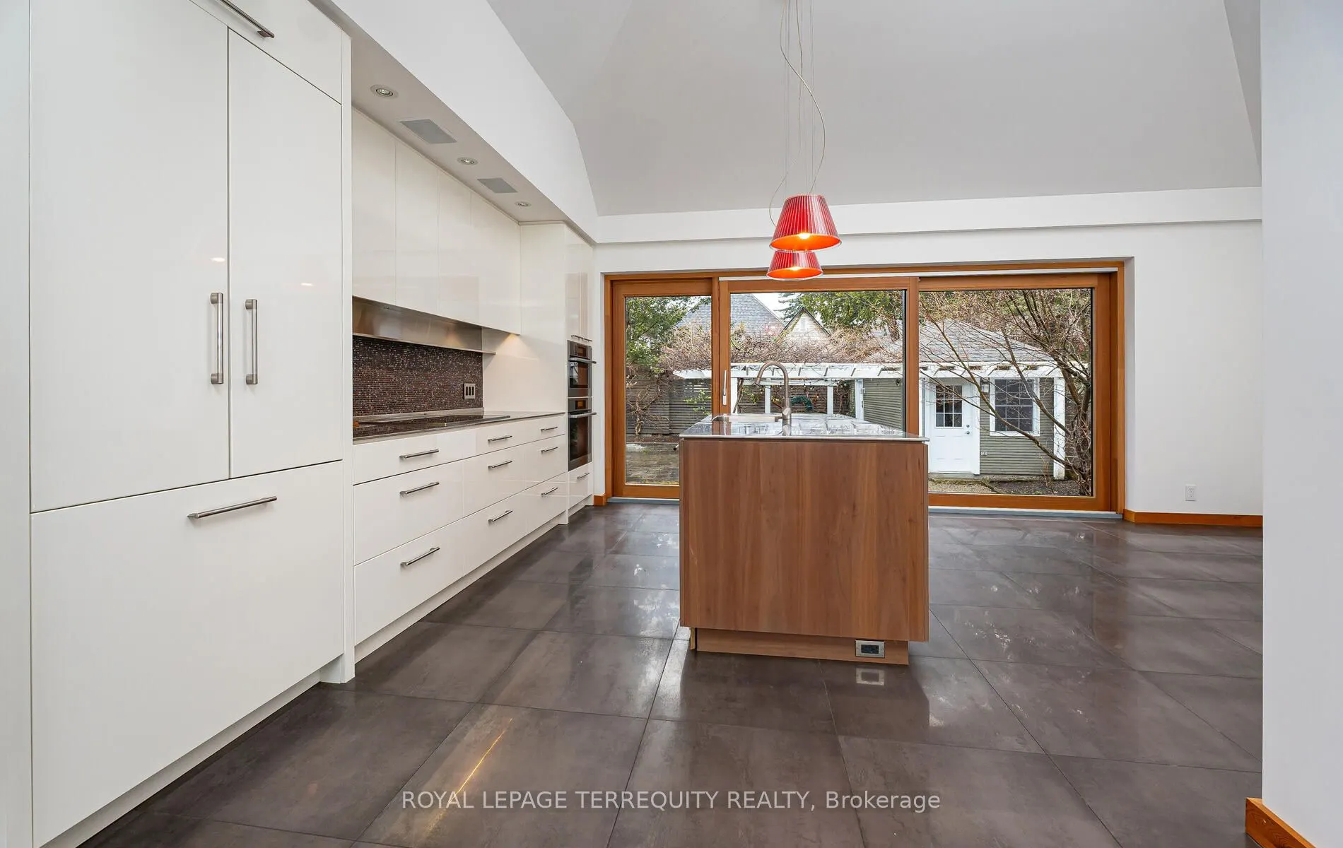 16 Sunnybrook Road
