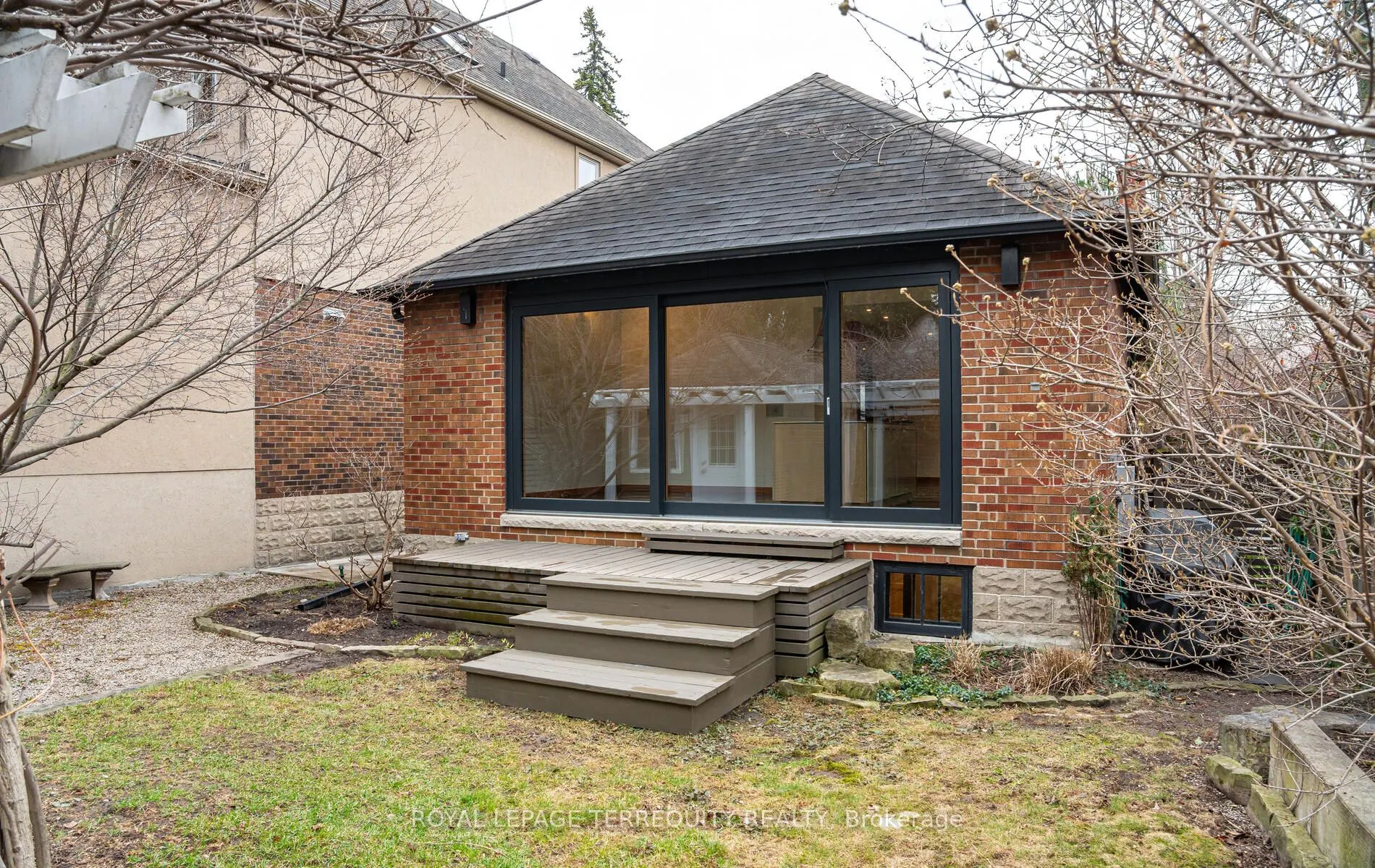 16 Sunnybrook Road