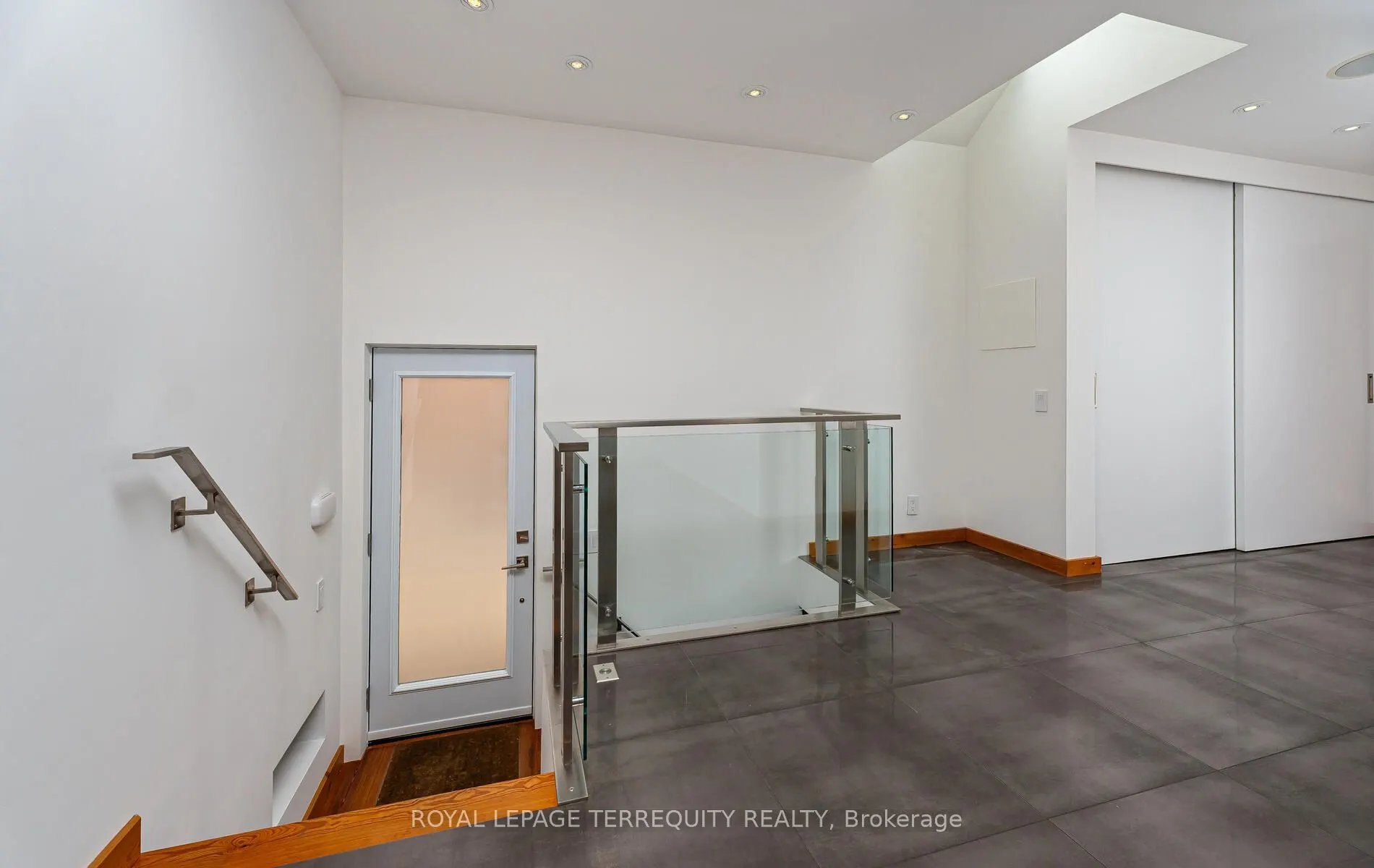 16 Sunnybrook Road