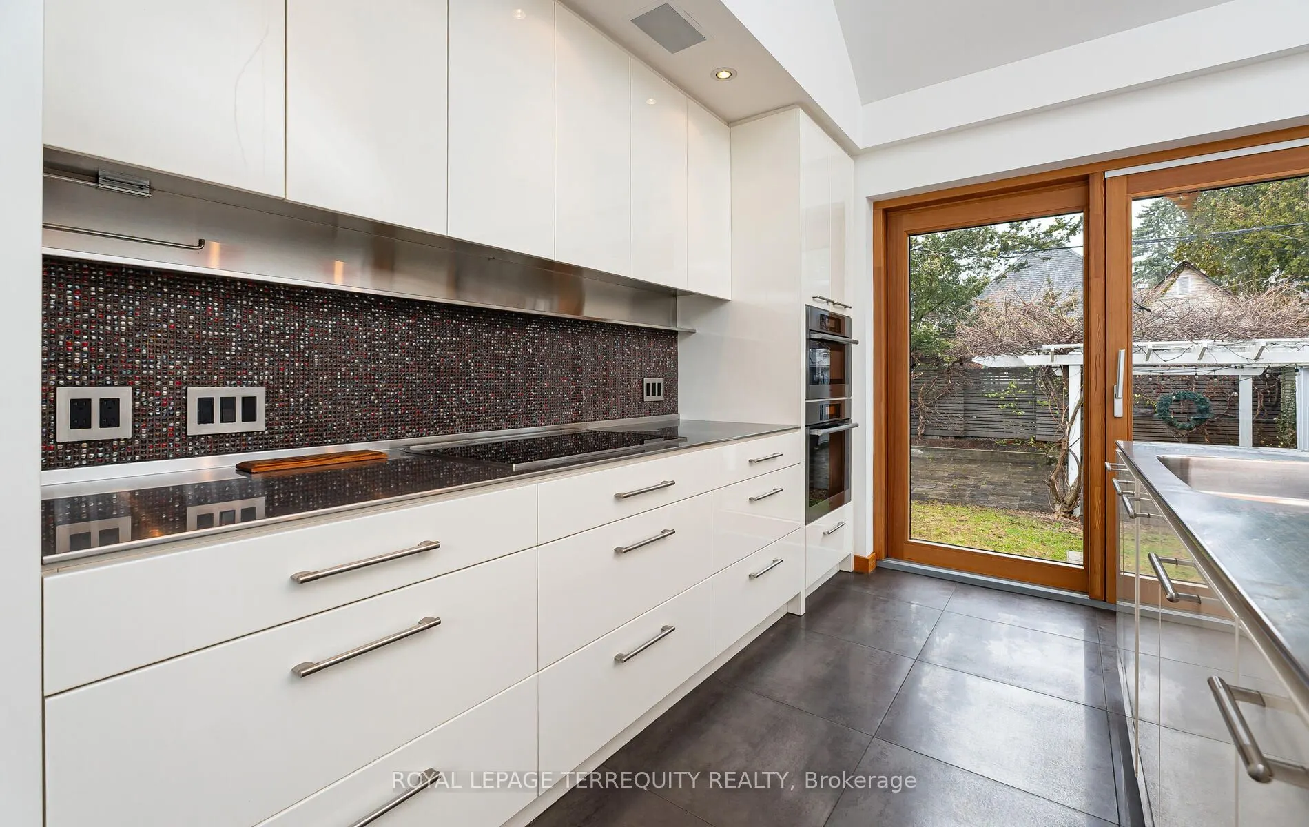 16 Sunnybrook Road
