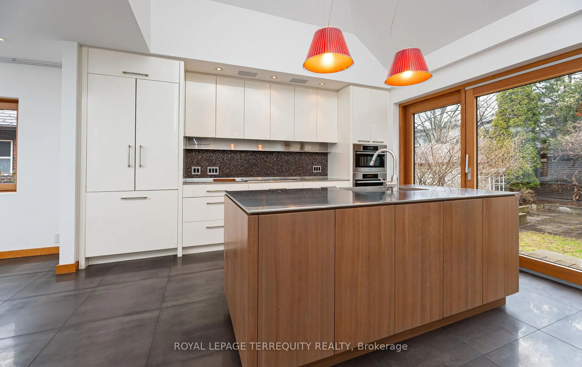 16 Sunnybrook Road