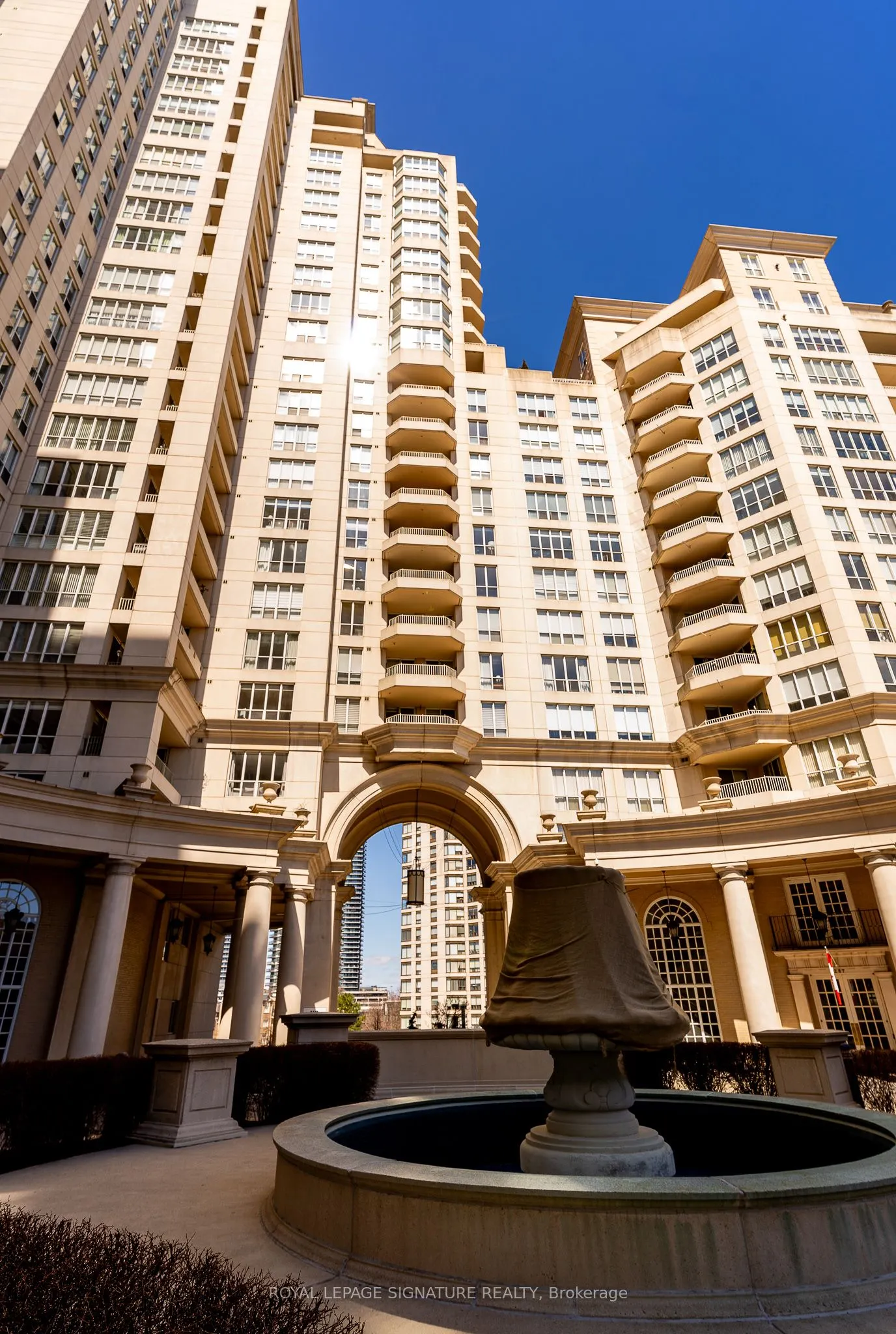 2285 Lake Shore Boulevard W #703