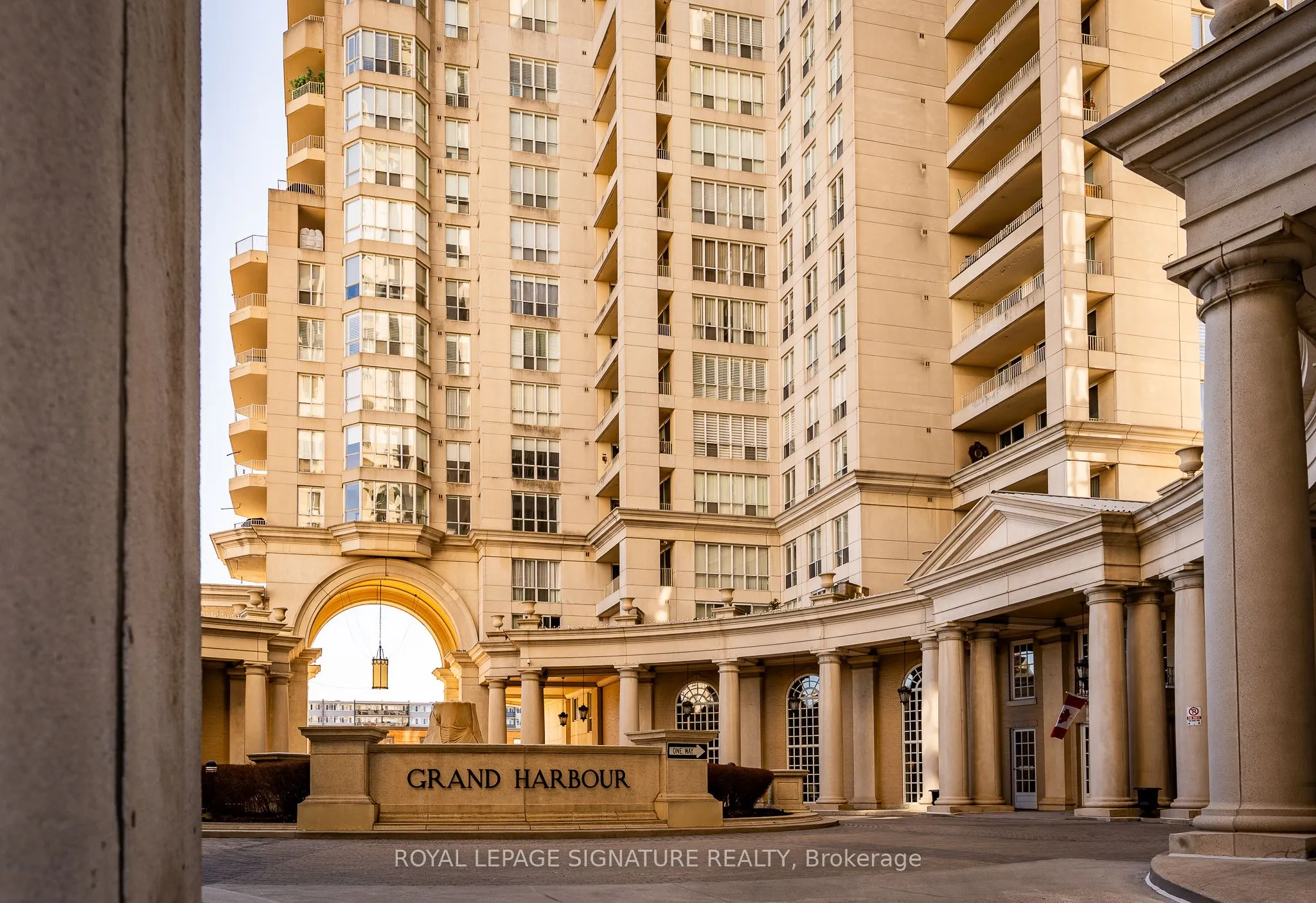 2285 Lake Shore Boulevard W #703